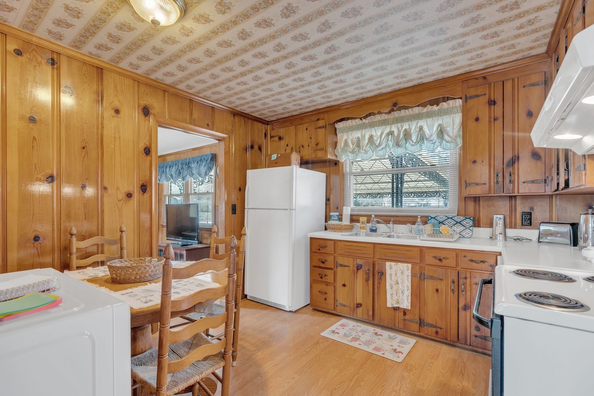 1901 Demarius Dr Property Photo 8