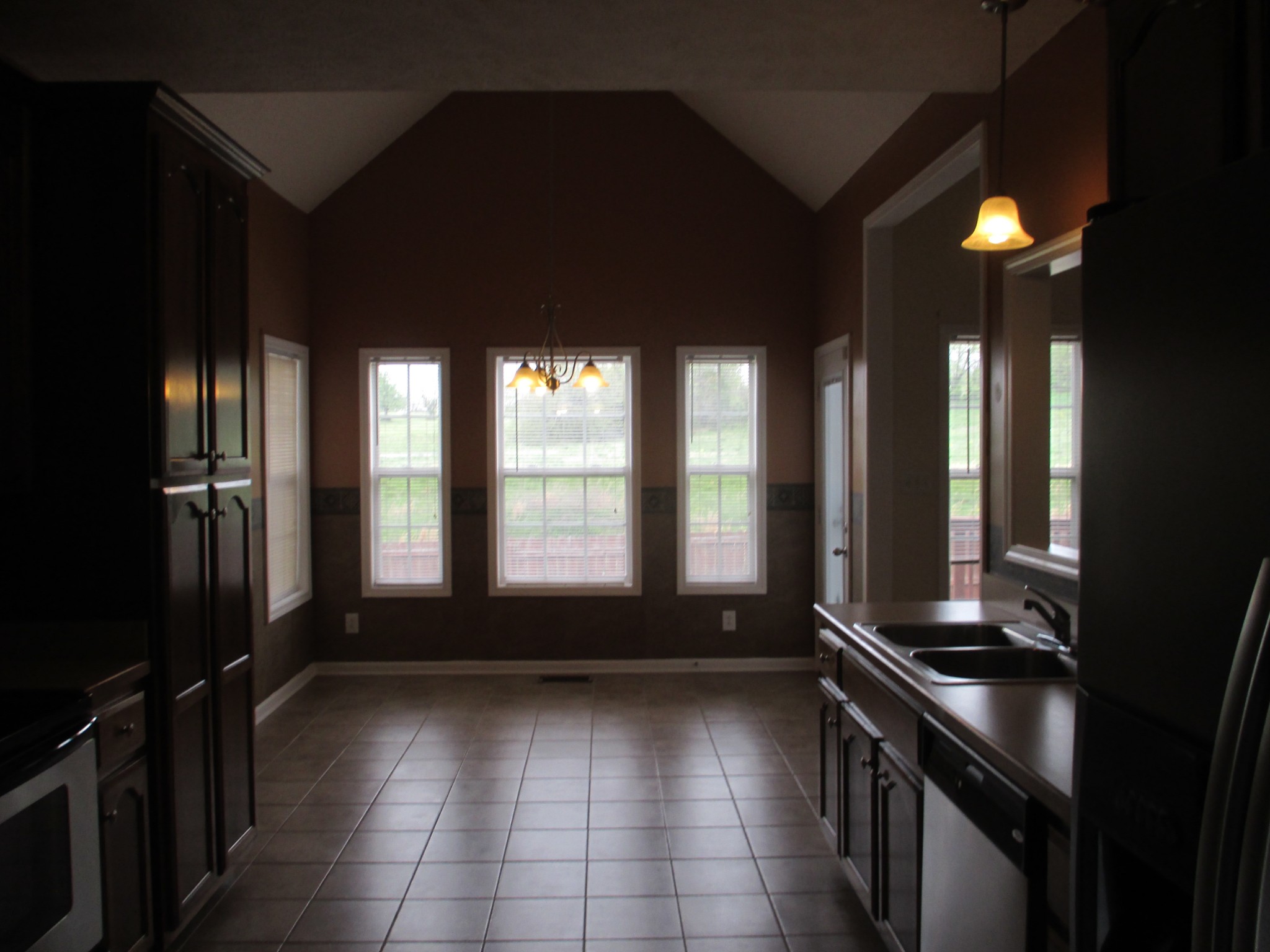 3260 Twelve Oaks Blvd Property Photo 3