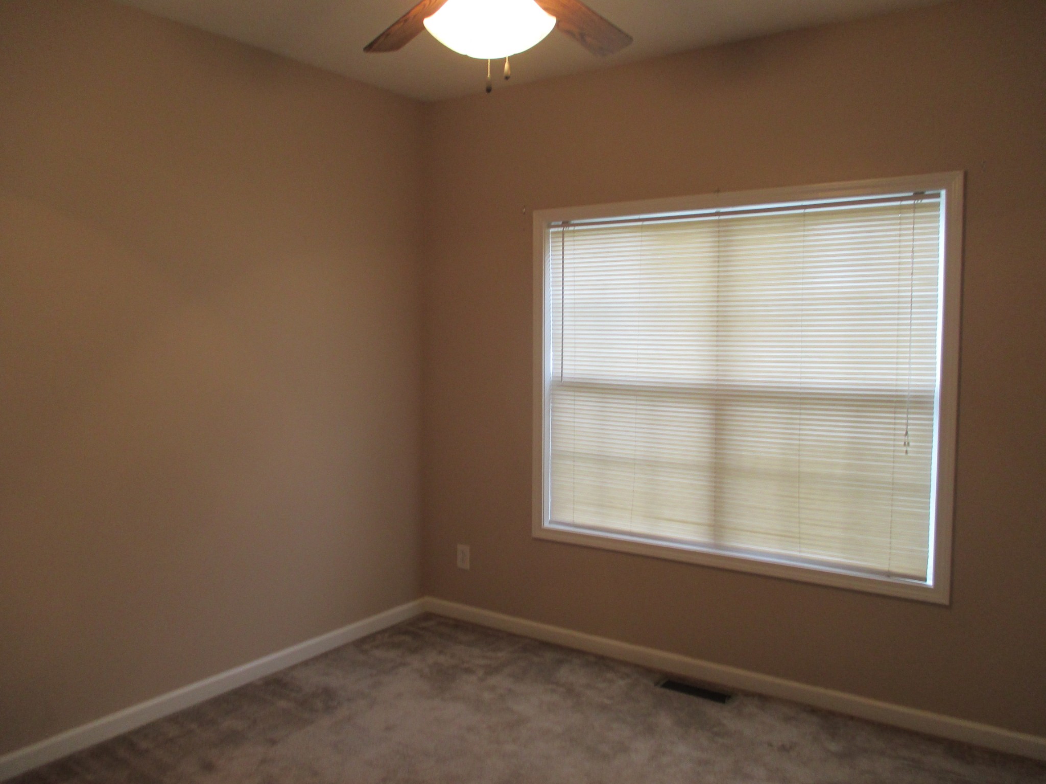 3260 Twelve Oaks Blvd Property Photo 7
