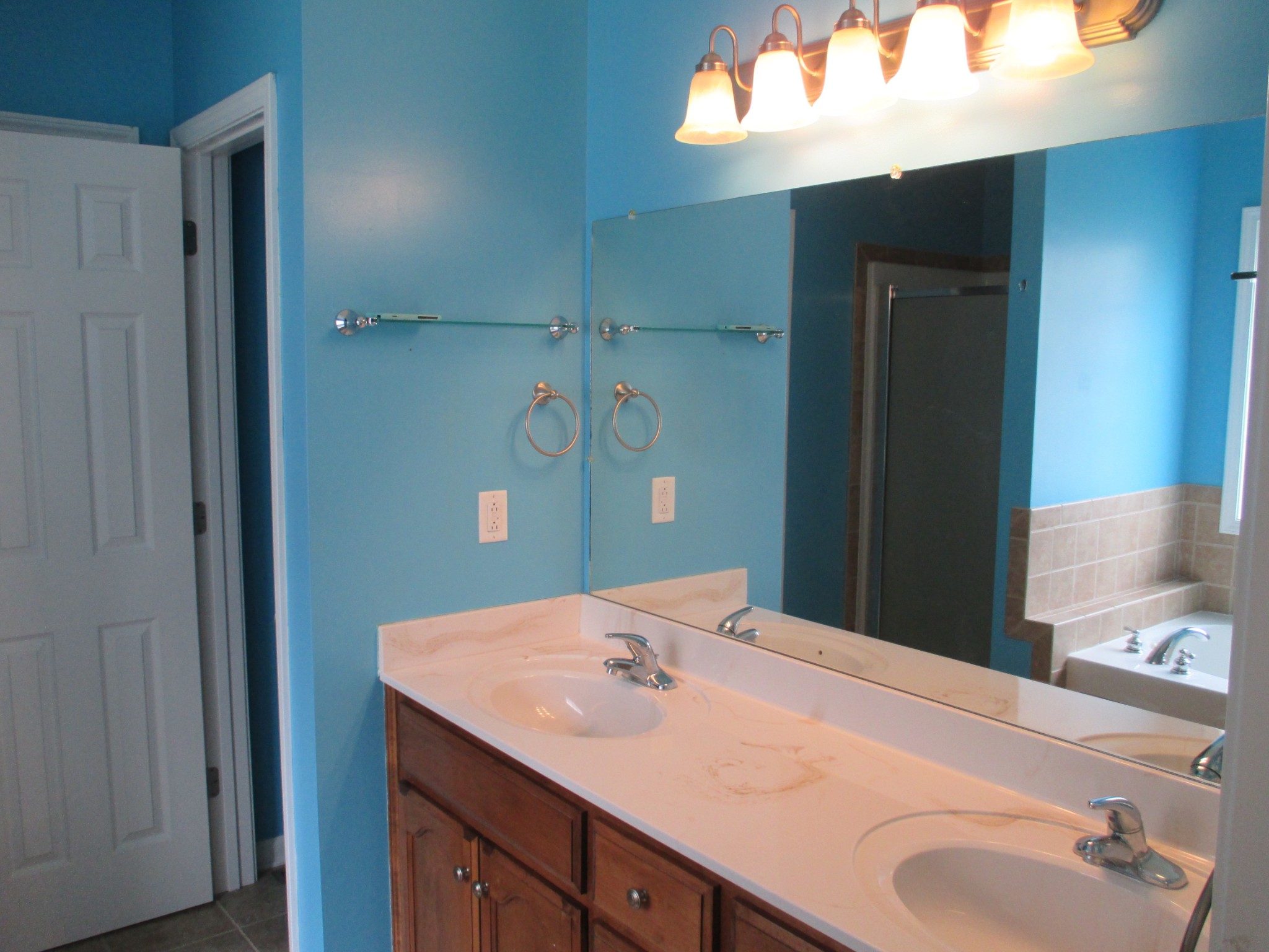 3260 Twelve Oaks Blvd Property Photo 8