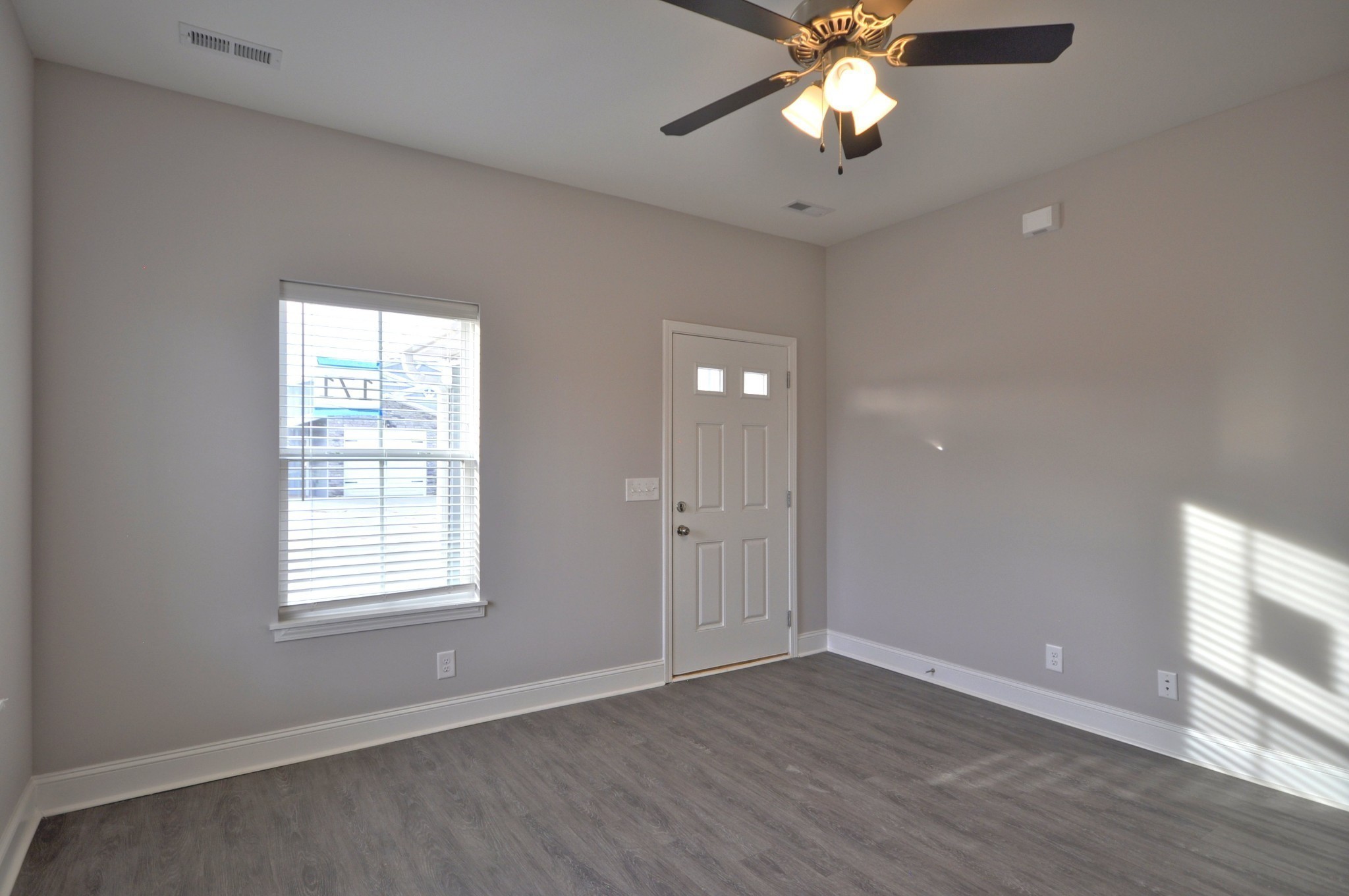 176 Bainbridge Drive Property Photo 3