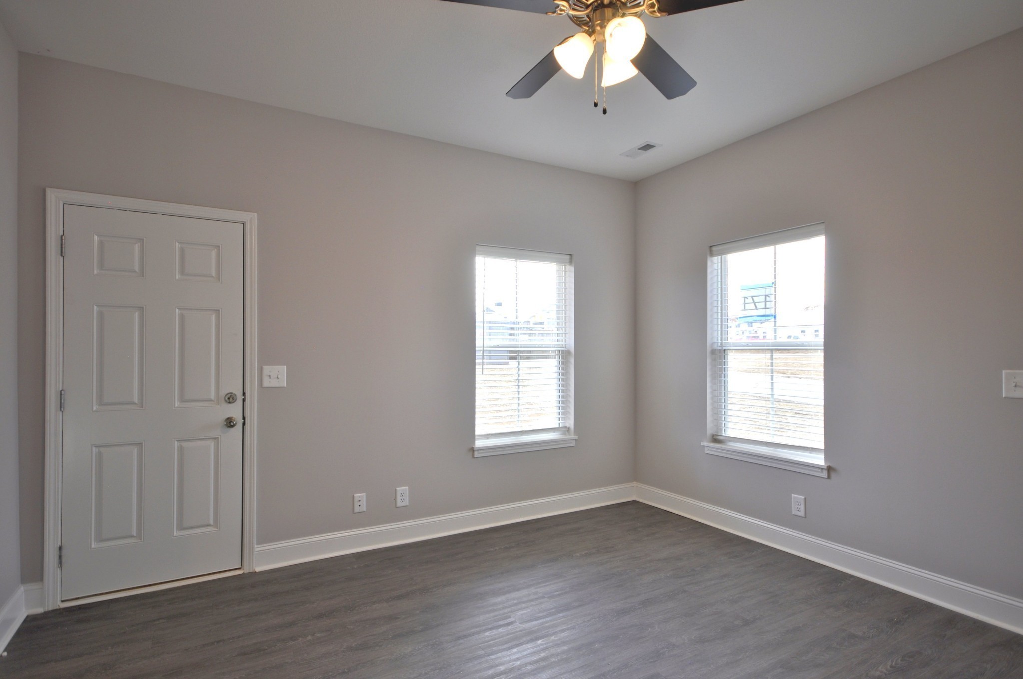 176 Bainbridge Drive Property Photo 5