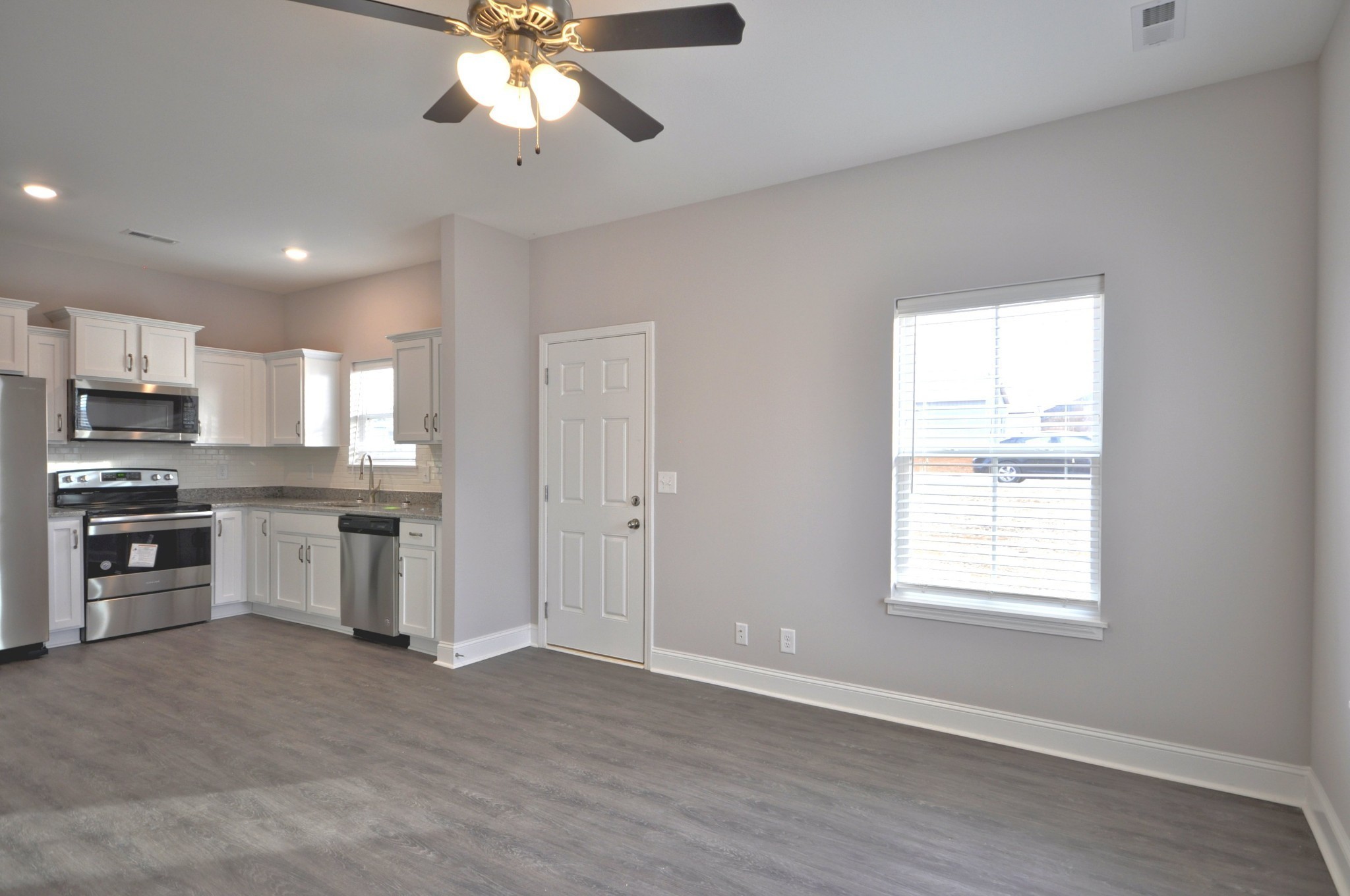 176 Bainbridge Drive Property Photo 6