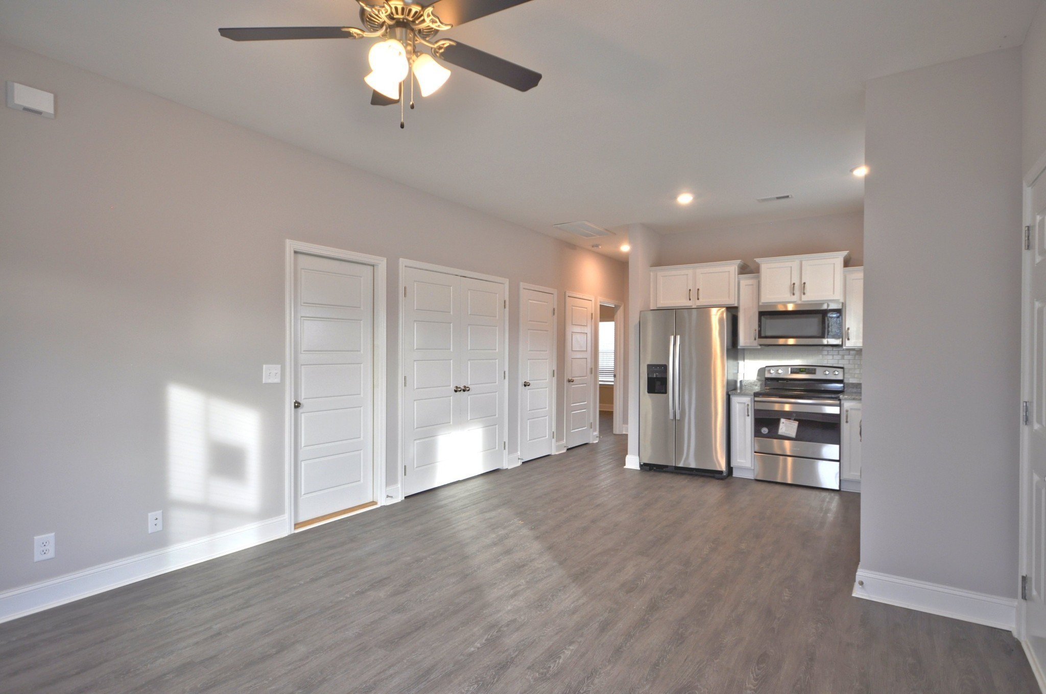 176 Bainbridge Drive Property Photo 8