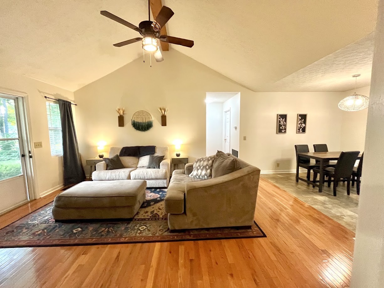 113 Guill Ln Property Photo 4