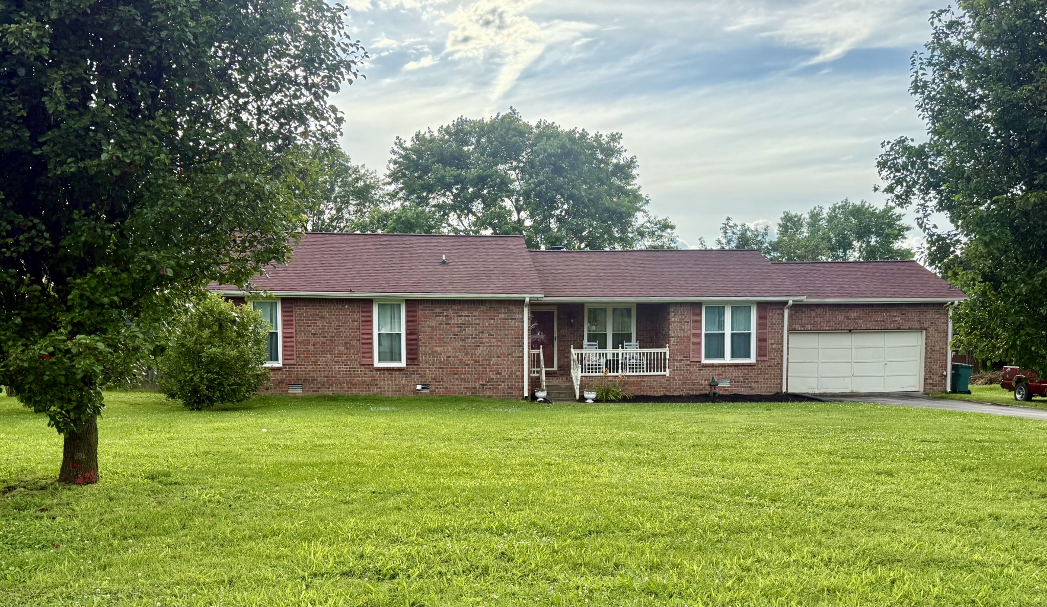810 Windmere Dr Property Photo 1