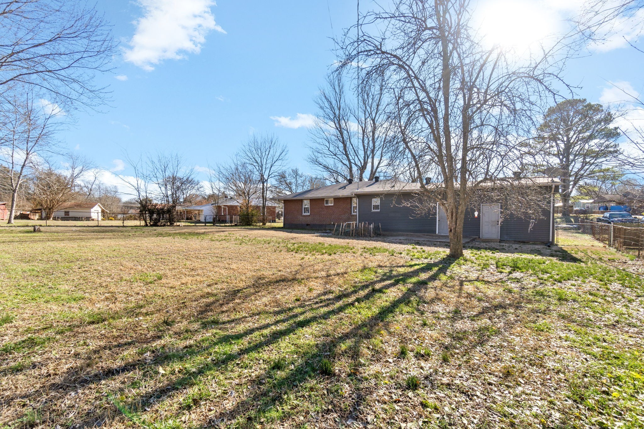 207 Park Ln Property Photo 24