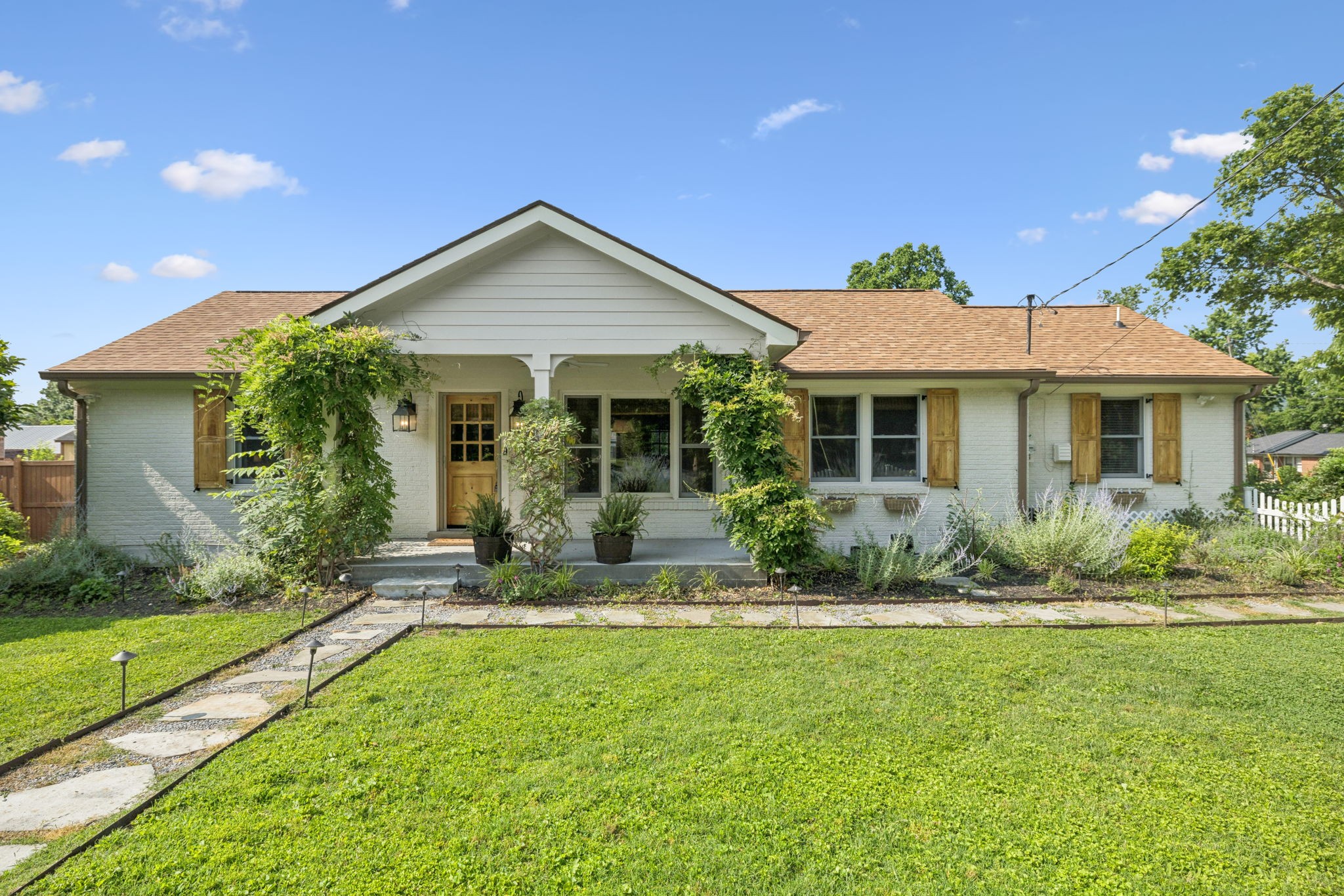 200 James Ave Property Photo 2