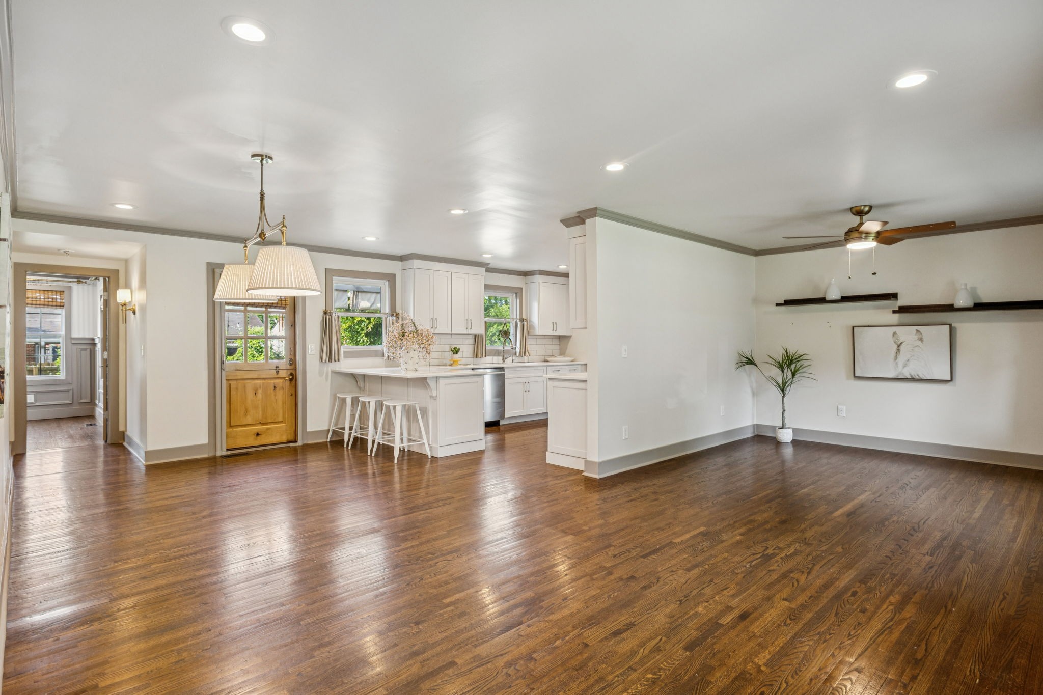 200 James Ave Property Photo 4