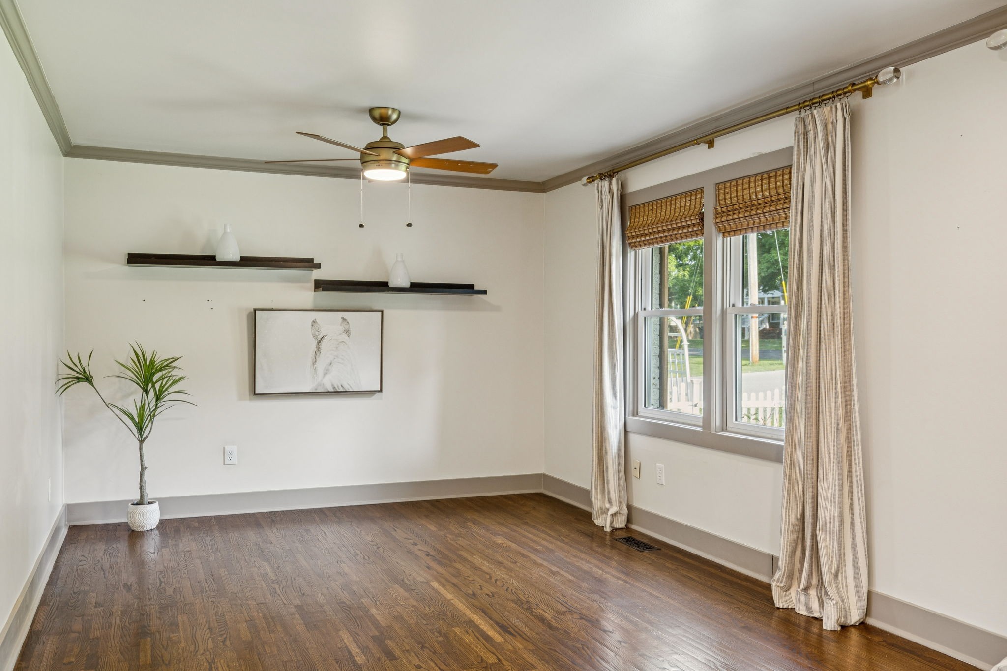 200 James Ave Property Photo 5