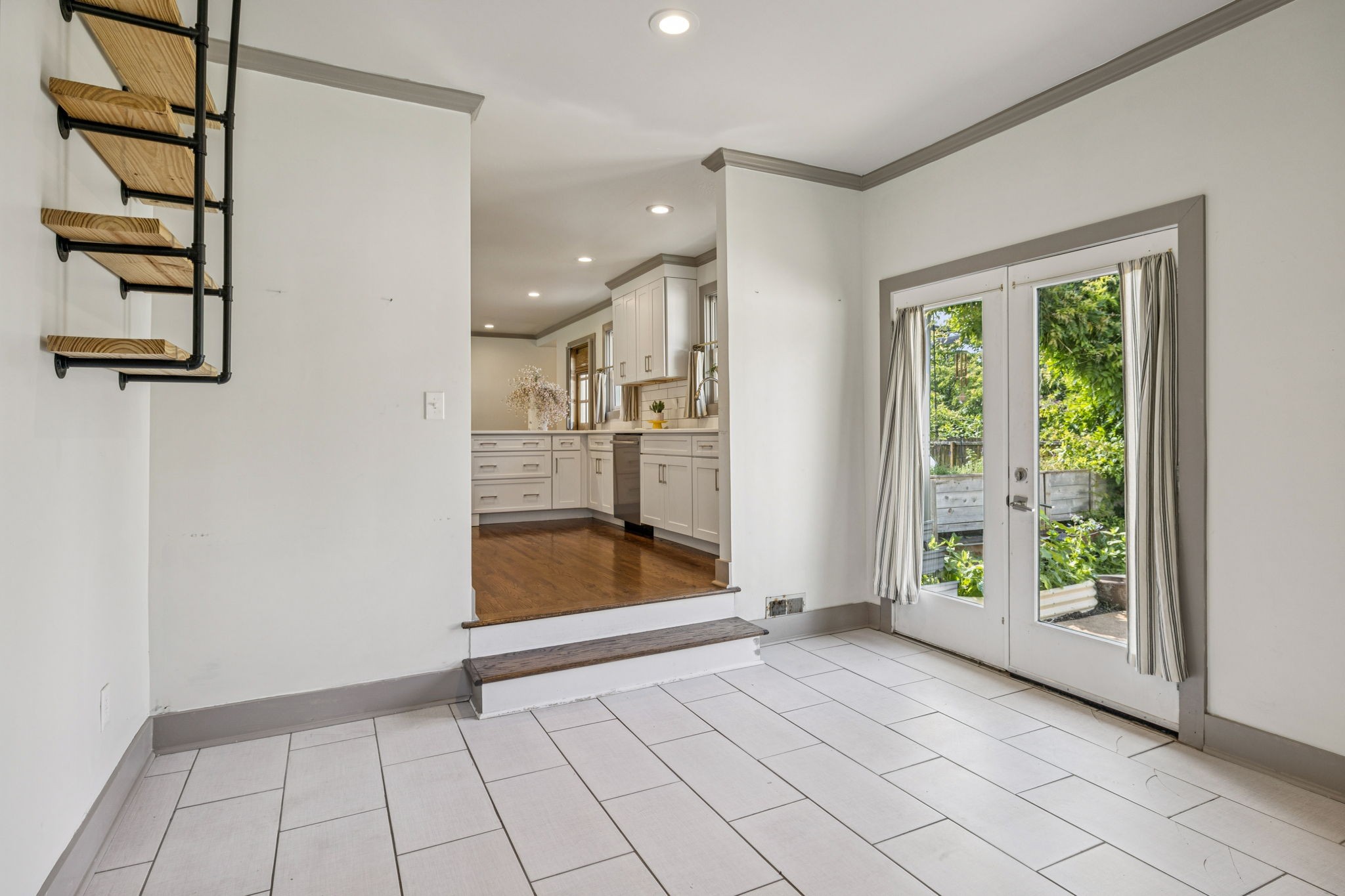 200 James Ave Property Photo 15