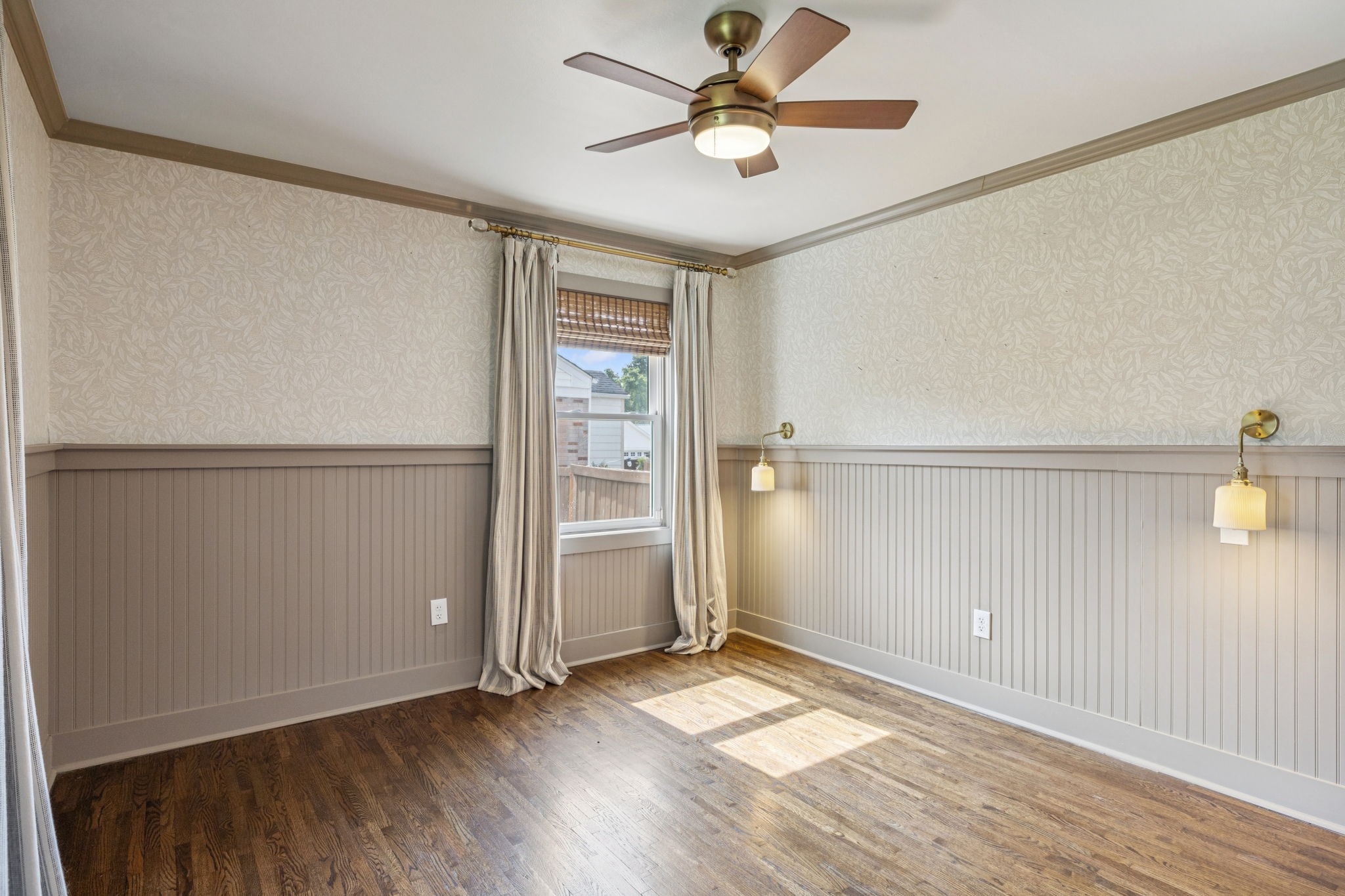 200 James Ave Property Photo 27