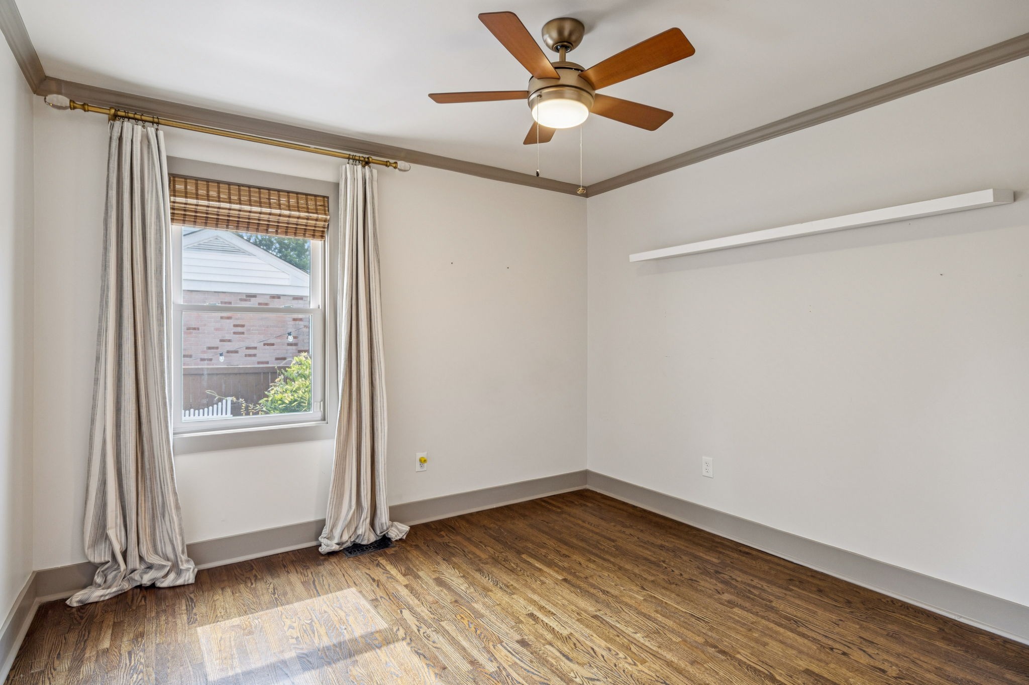 200 James Ave Property Photo 32