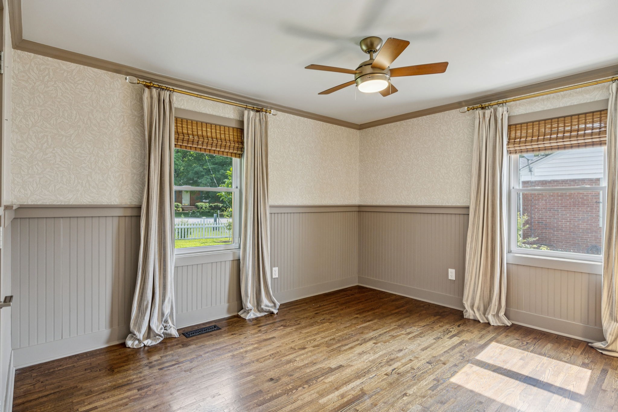 200 James Ave Property Photo 34