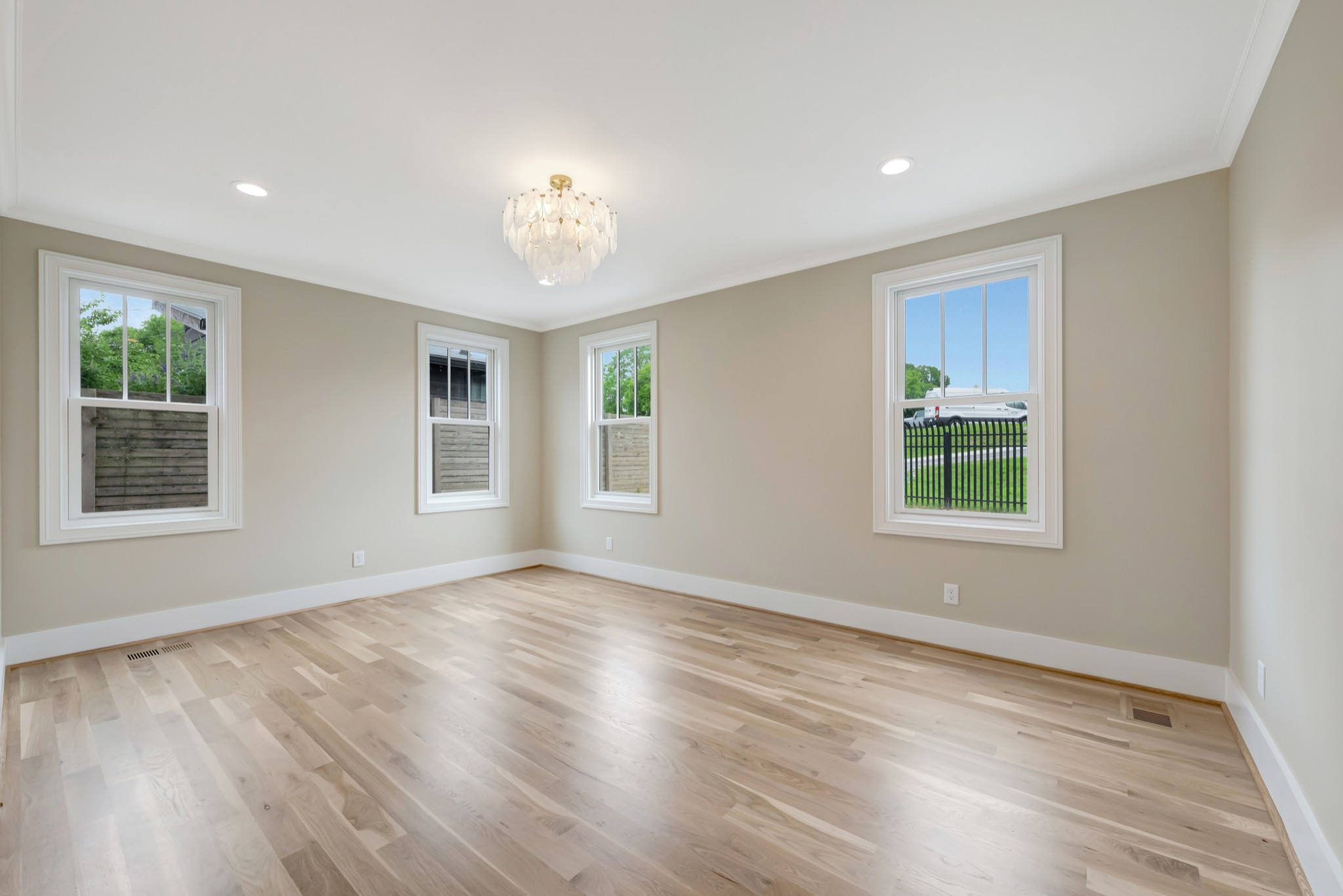 1402 Ashwood Ave Property Photo 33