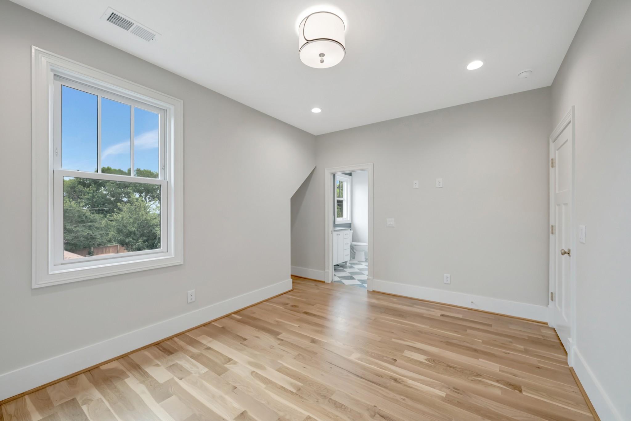 1402 Ashwood Ave Property Photo 58