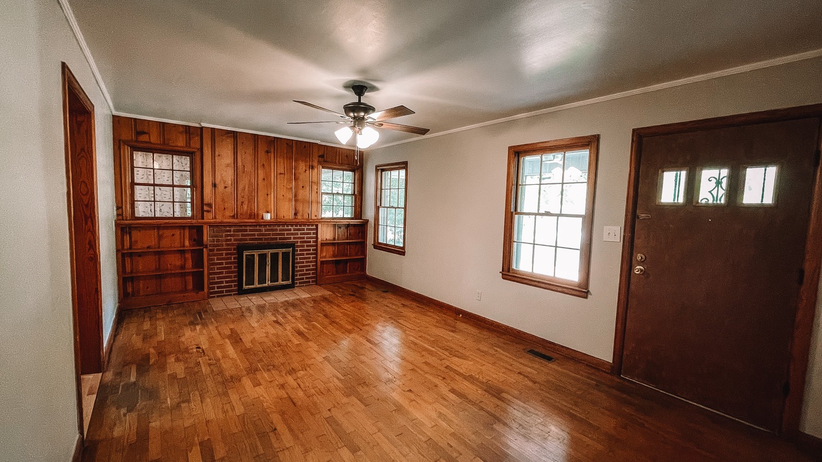 606 S Market St Property Photo 3