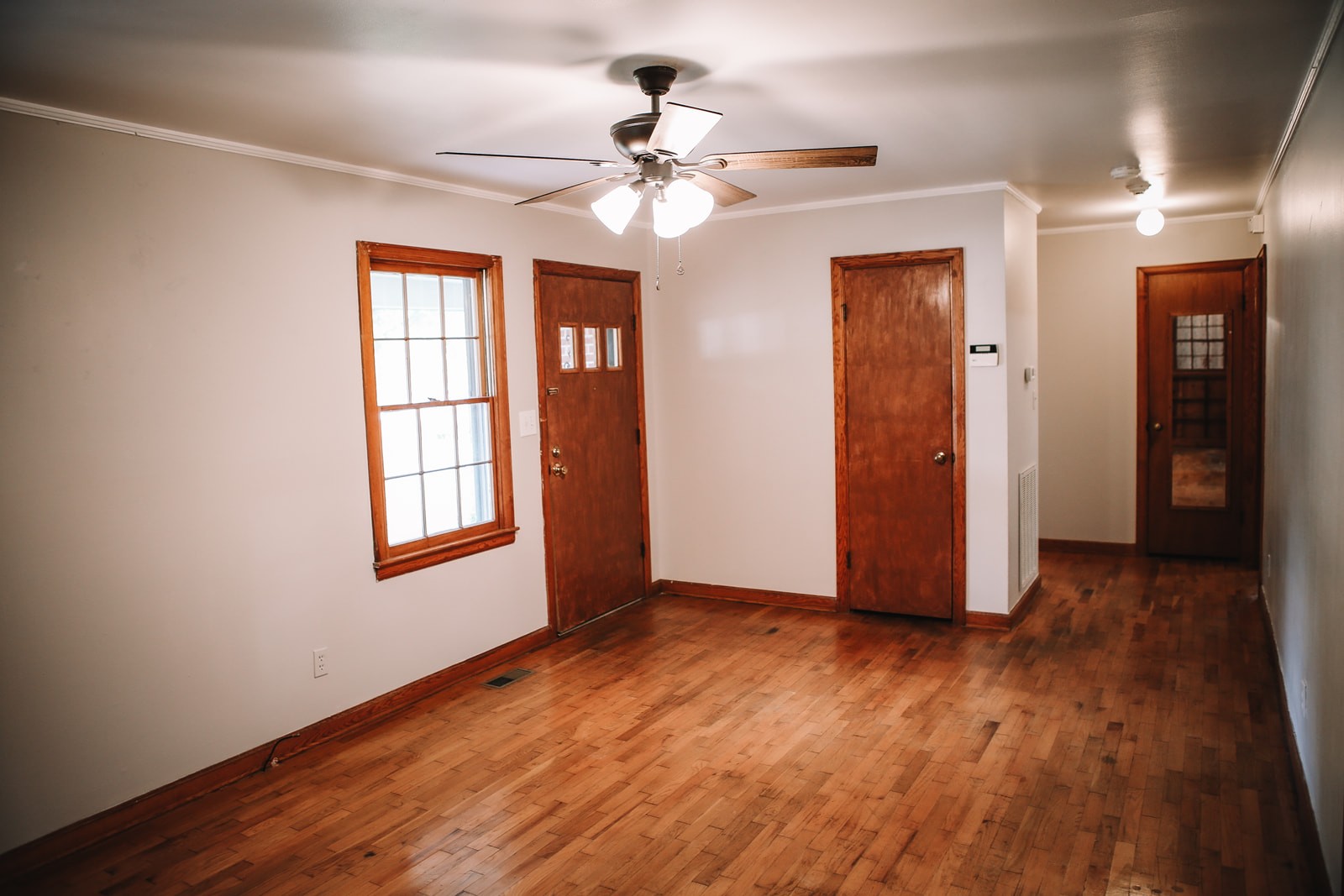 606 S Market St Property Photo 4