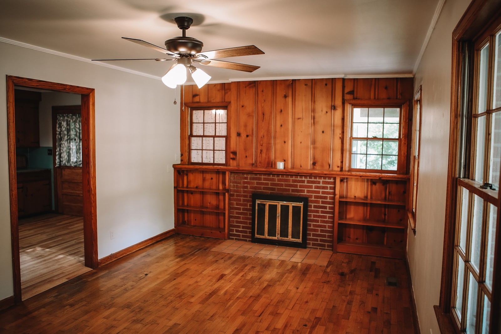 606 S Market St Property Photo 5
