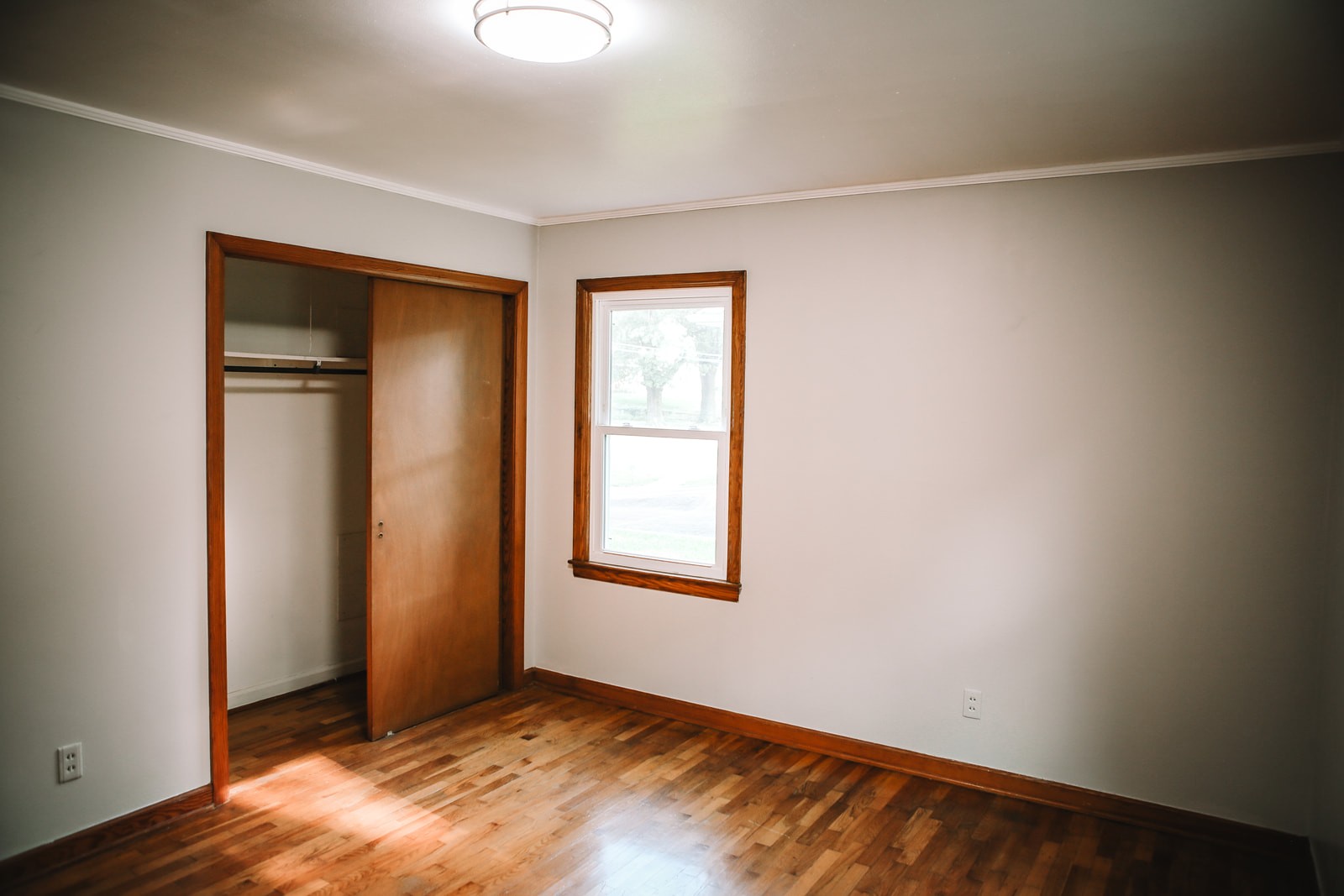 606 S Market St Property Photo 13