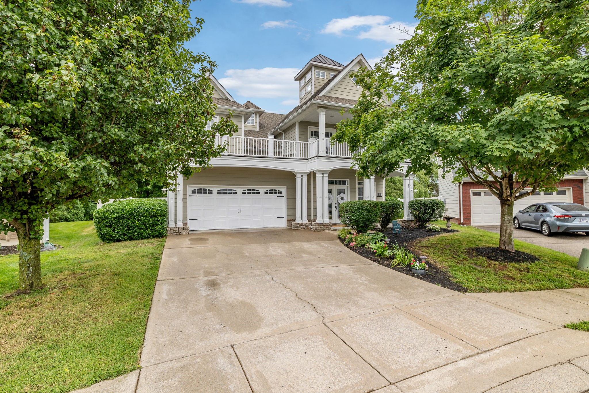 1526 Dewsbury Dr Property Photo 3