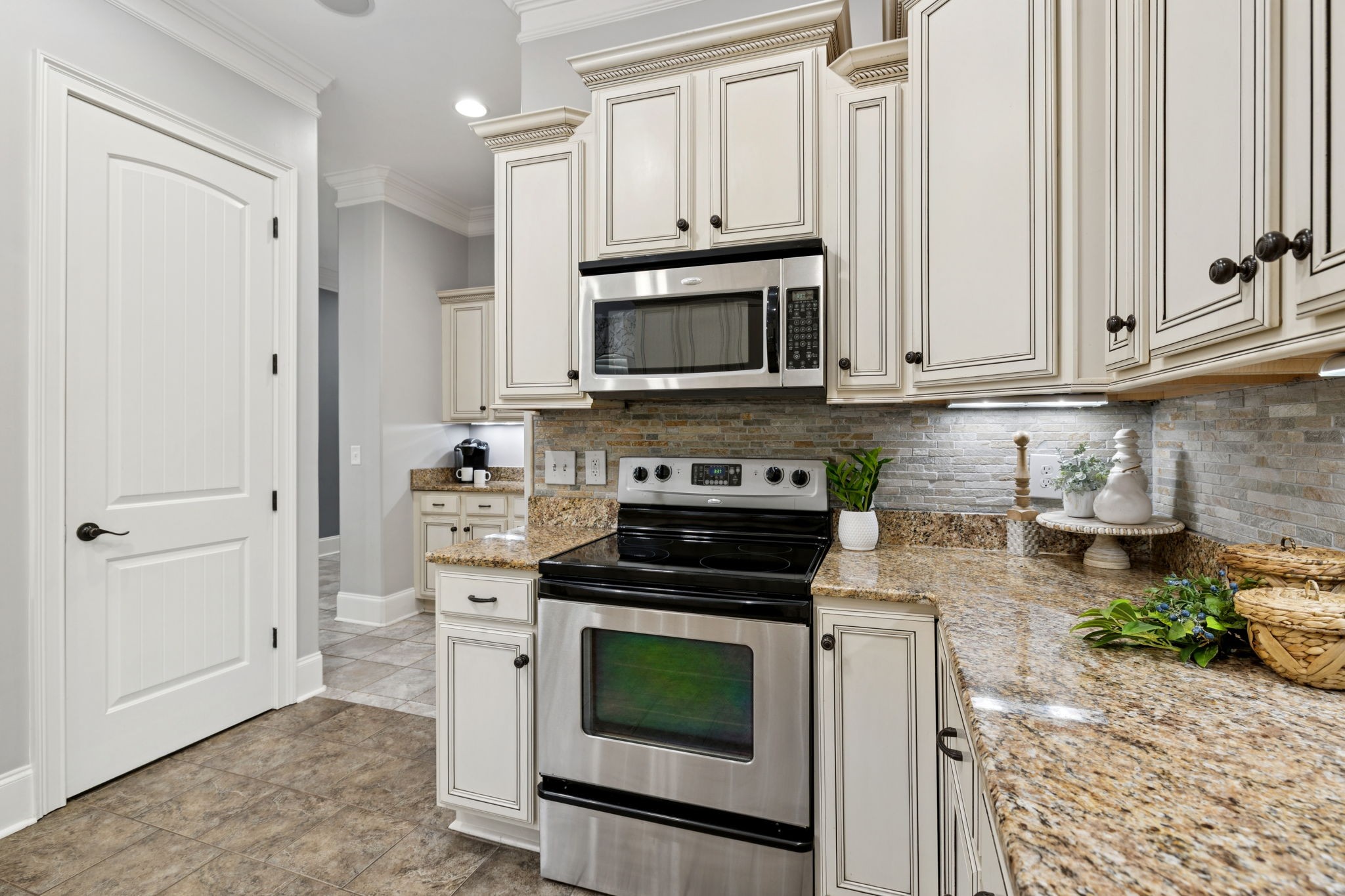 1526 Dewsbury Dr Property Photo 28