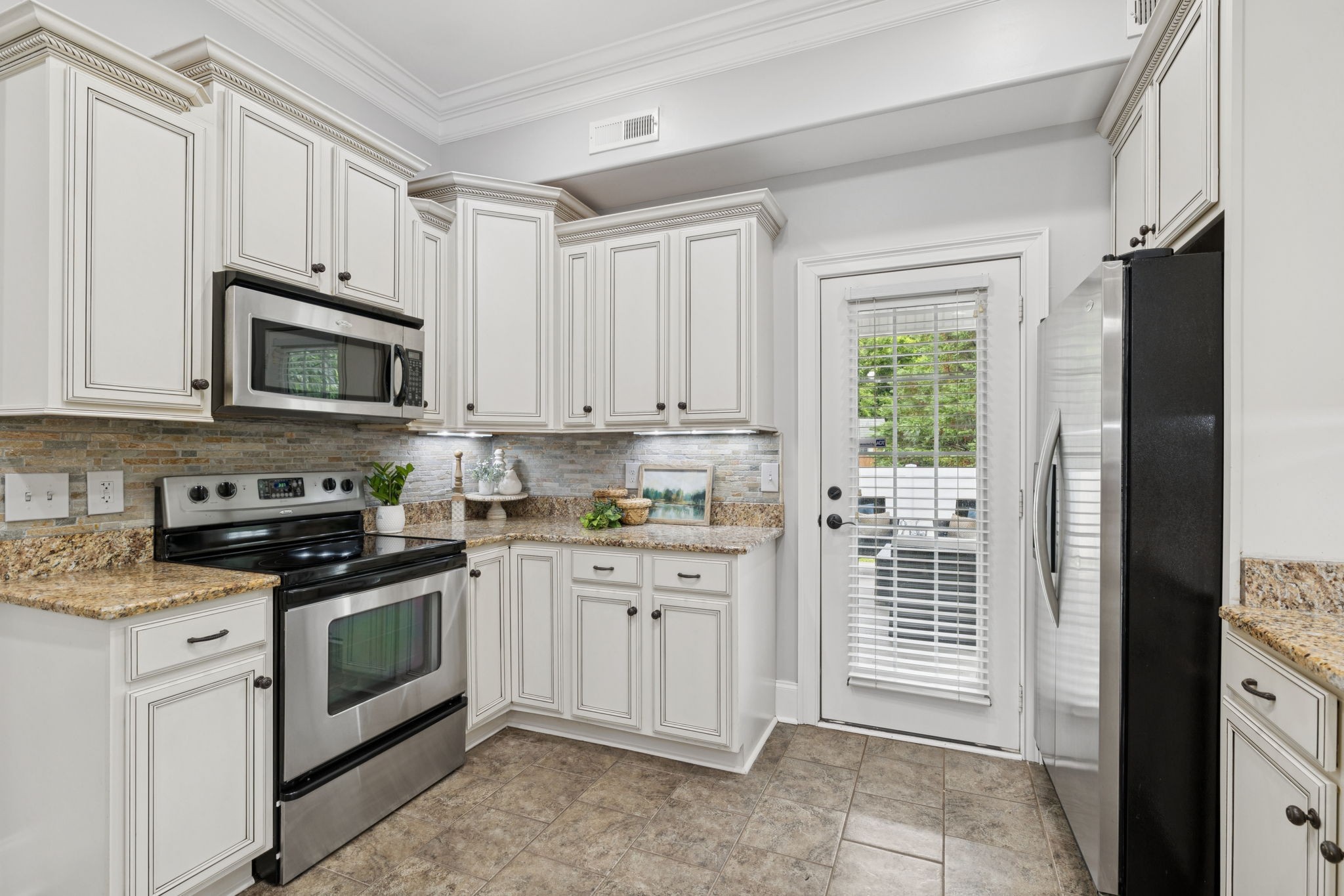 1526 Dewsbury Dr Property Photo 29