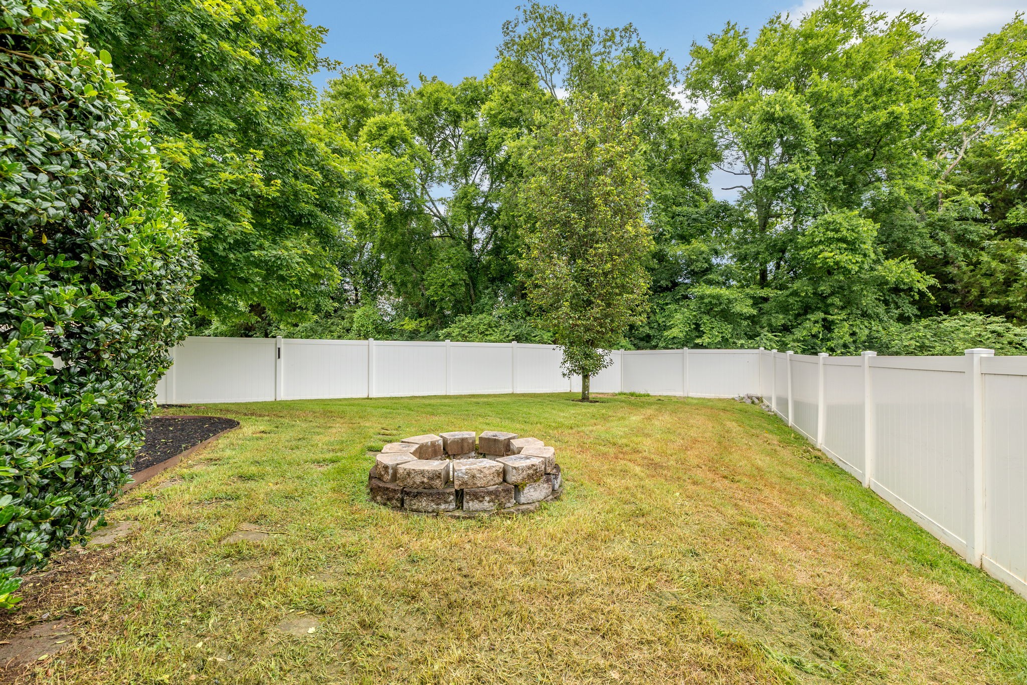 1526 Dewsbury Dr Property Photo 63