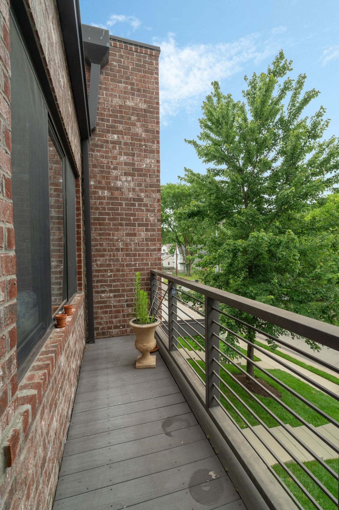 1029 Chester Ave Property Photo 24
