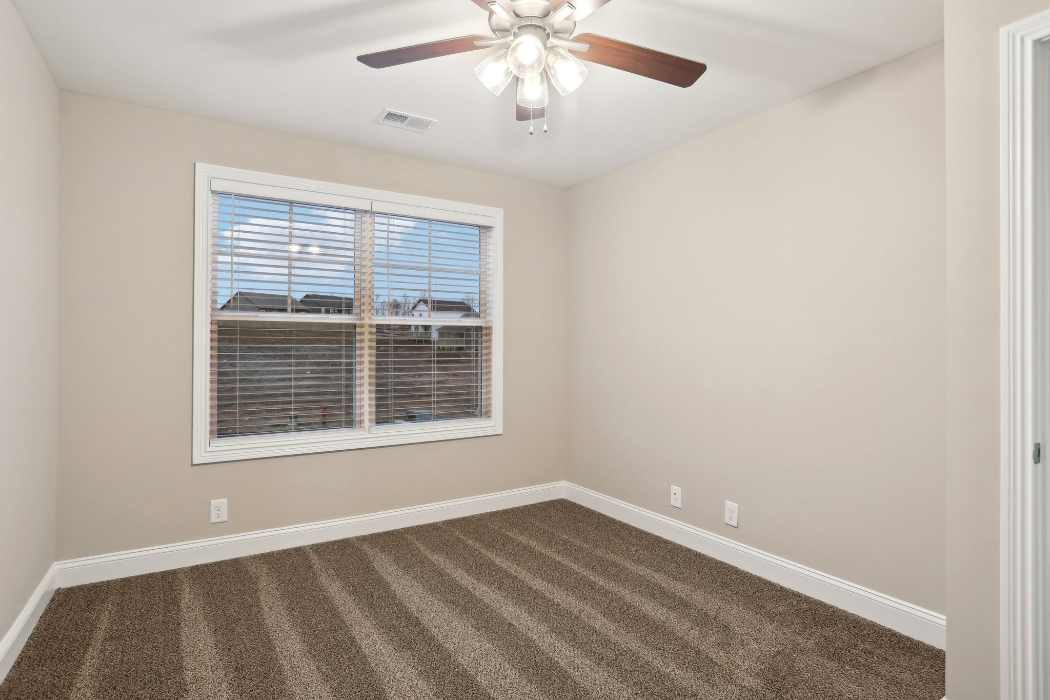 954 Tufnel Dr Property Photo 19