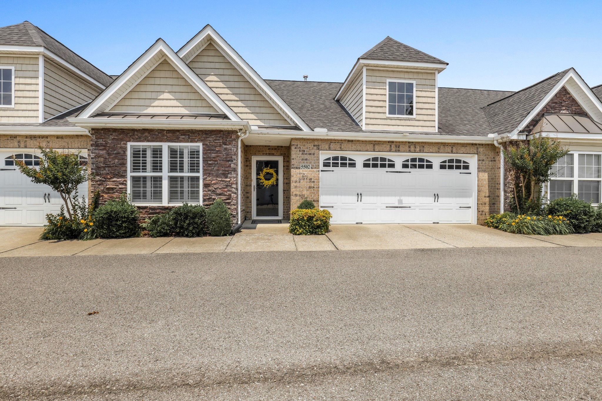 395 Devon Chase Hl Property Photo 1