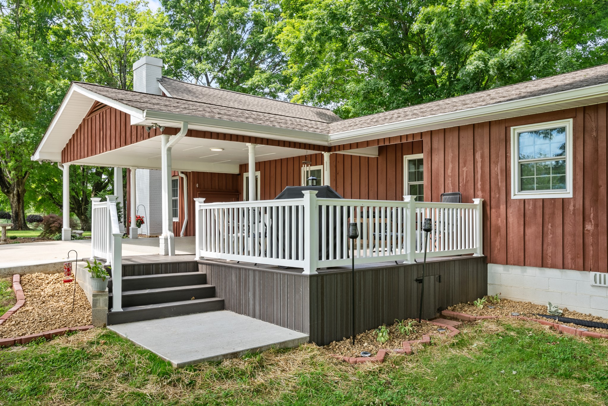 1364 Country Club Rd Property Photo 11