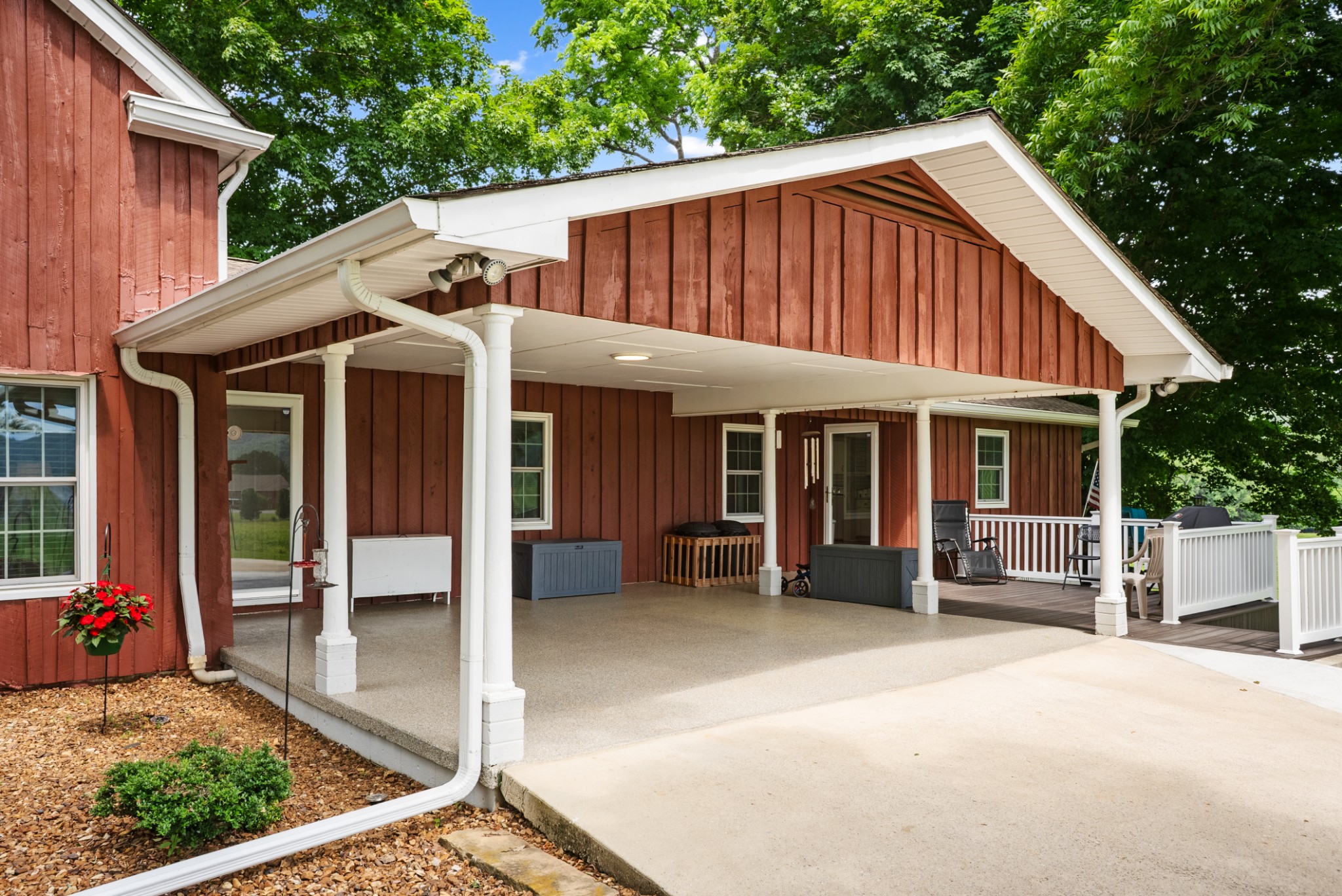 1364 Country Club Rd Property Photo 37