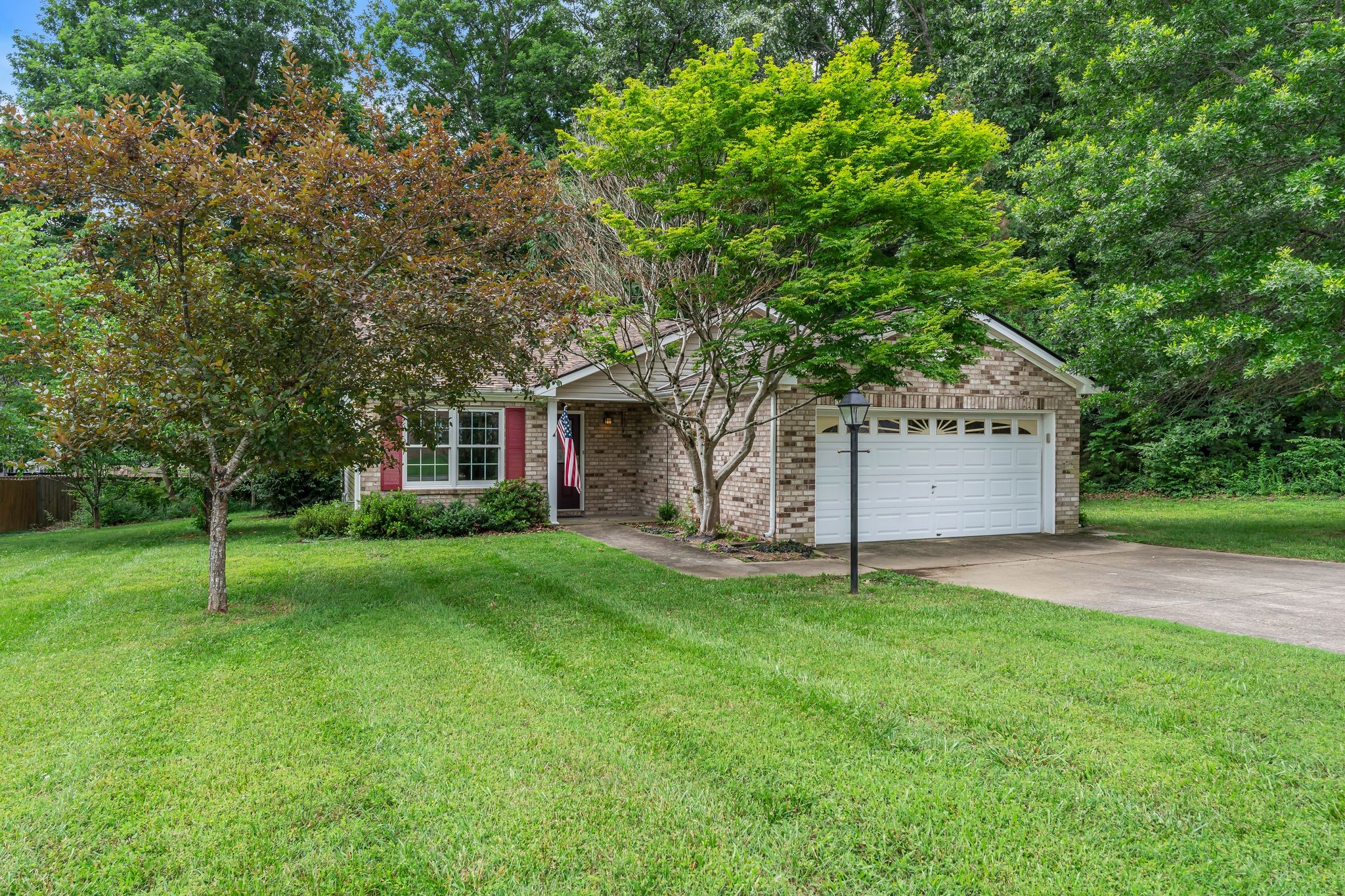 7352 Hidden Lake Cir Property Photo 1