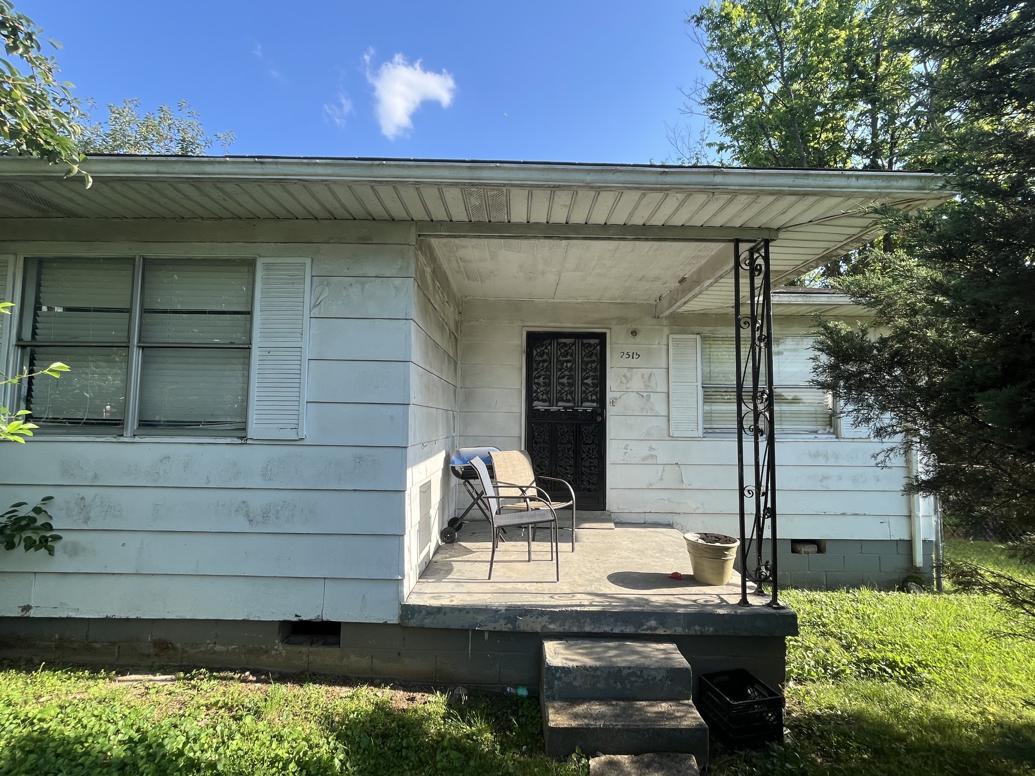 2515 Buchanan St Property Photo 1