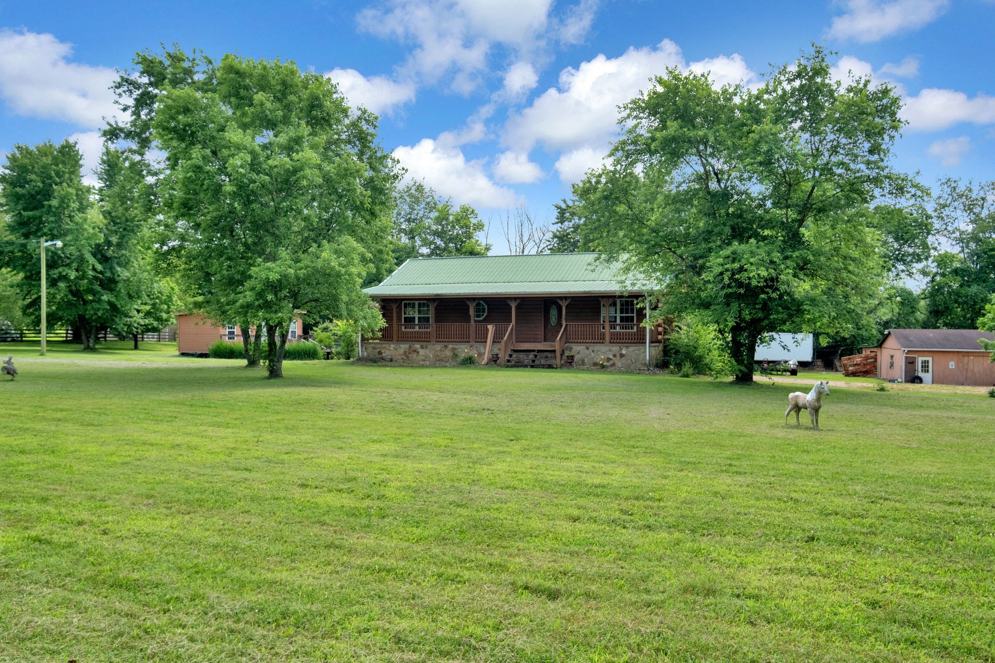 1010 Scott Rd Property Photo 1