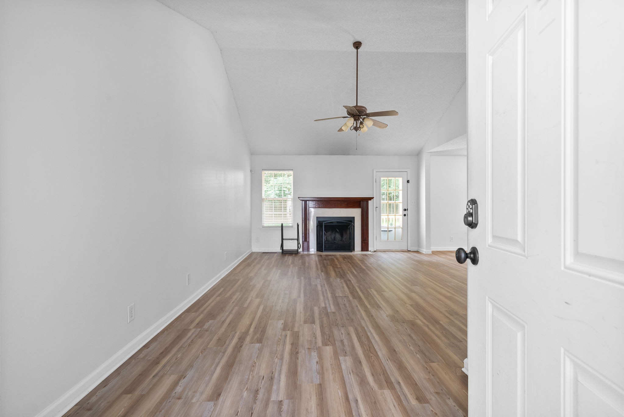 4045 New Grange Cir Property Photo 2