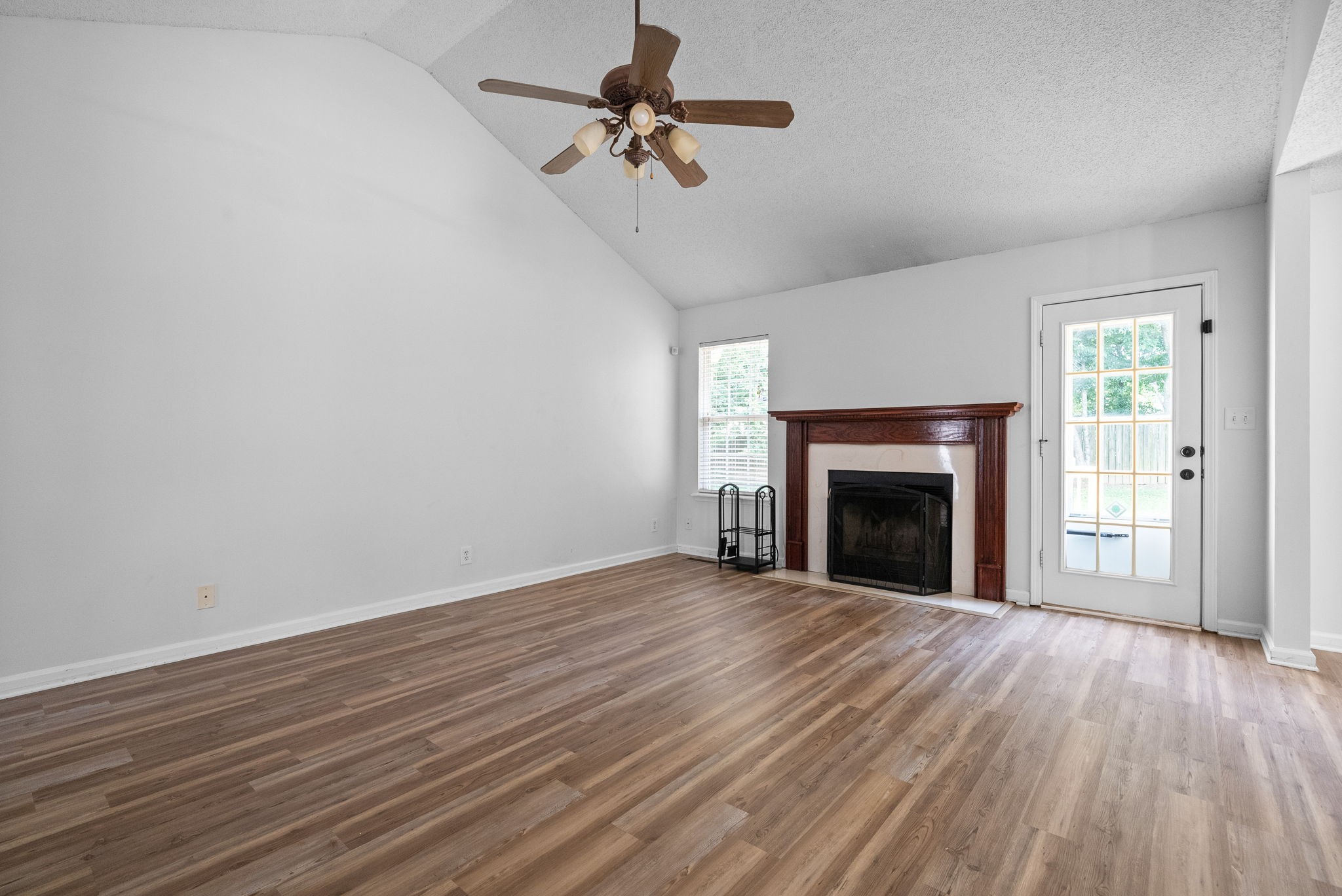 4045 New Grange Cir Property Photo 4