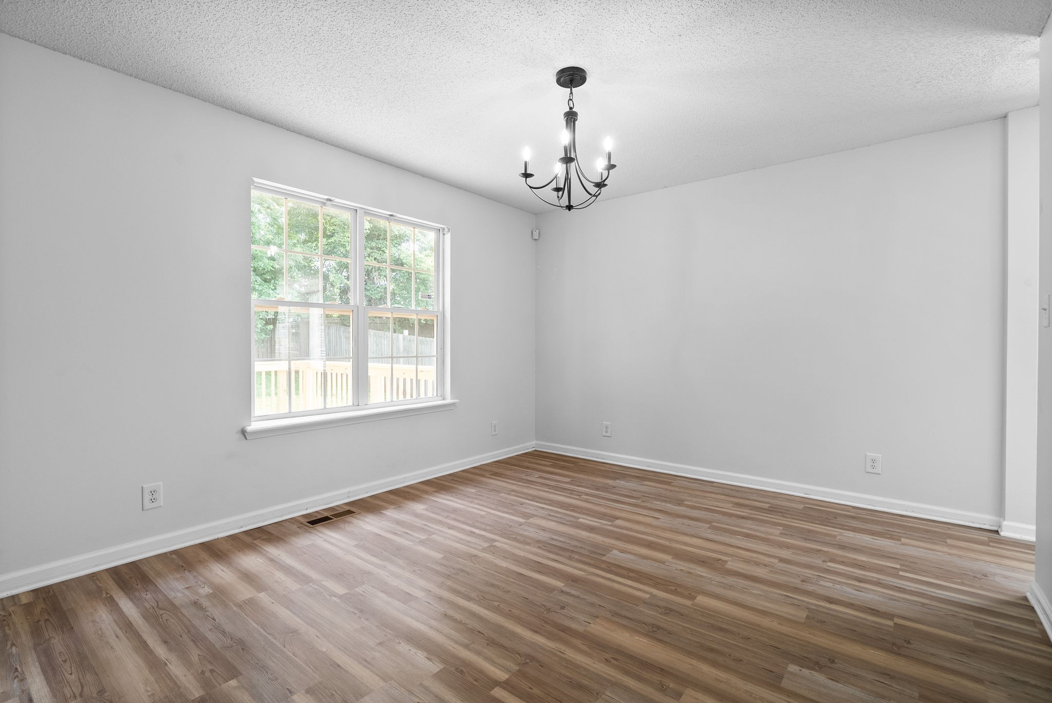 4045 New Grange Cir Property Photo 6