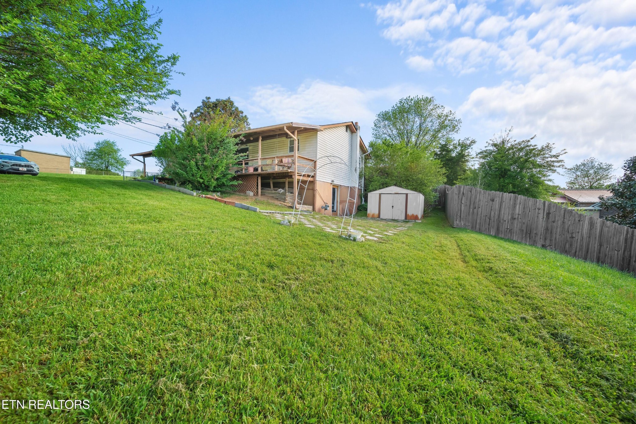 800 Jennifer Drive Property Photo 3