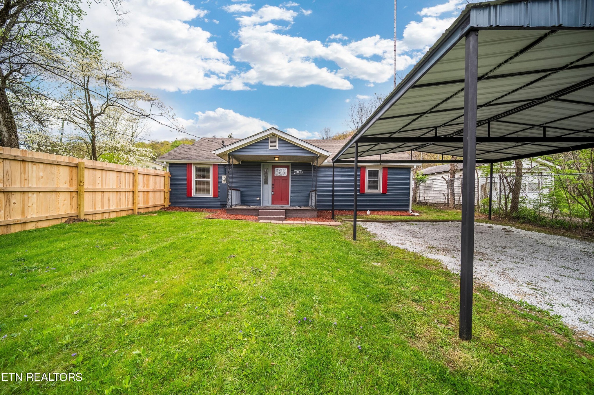 1121 Forsythe St Property Photo 1