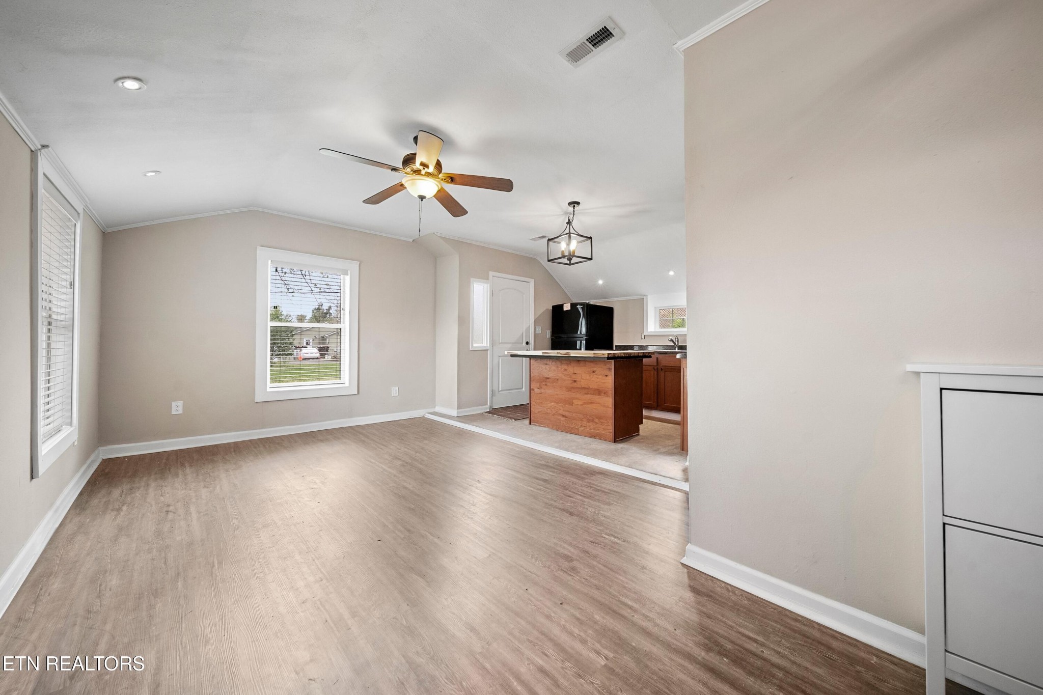 1121 Forsythe St Property Photo 5