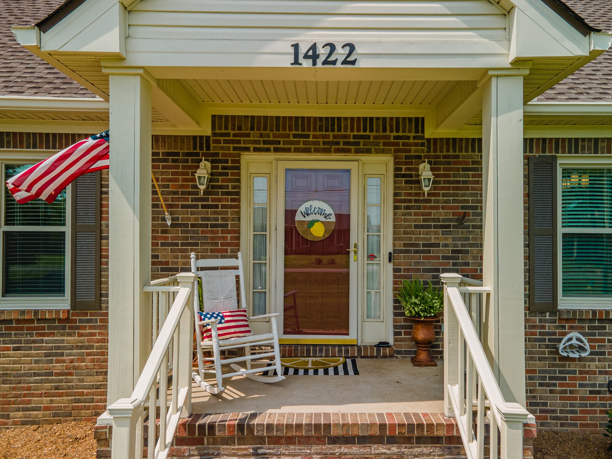1422 Spainwood St Property Photo 1