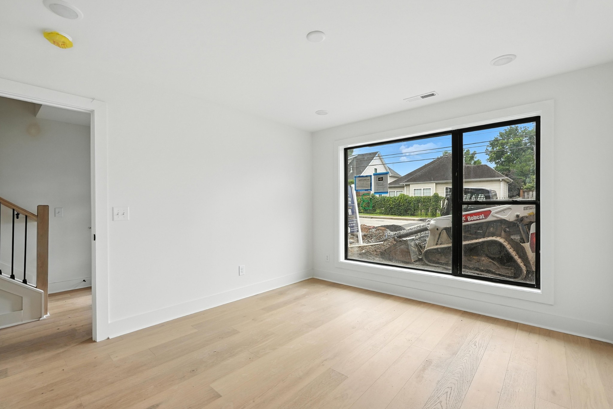 548b Rosedale Ave Property Photo 5