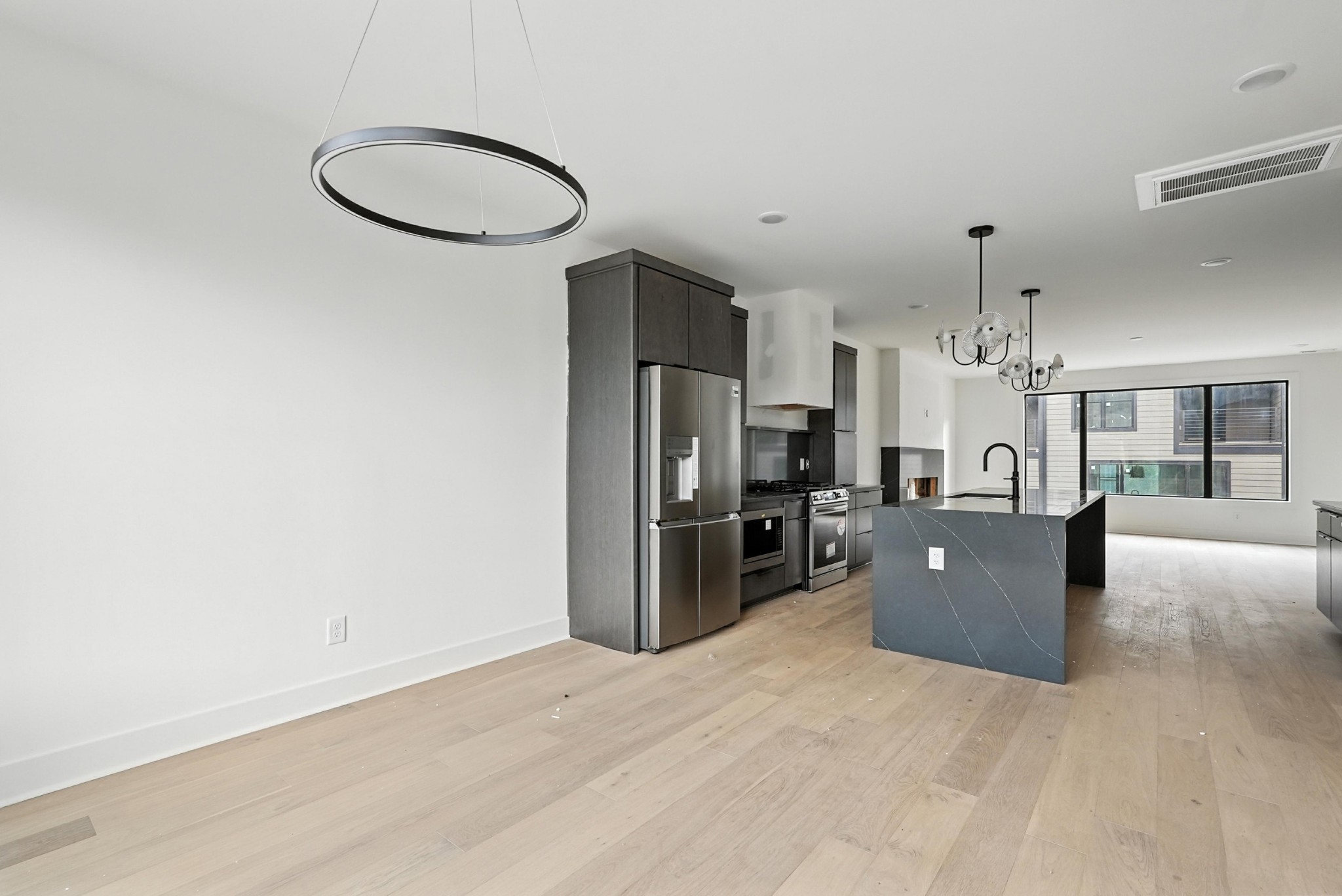 548b Rosedale Ave Property Photo 16