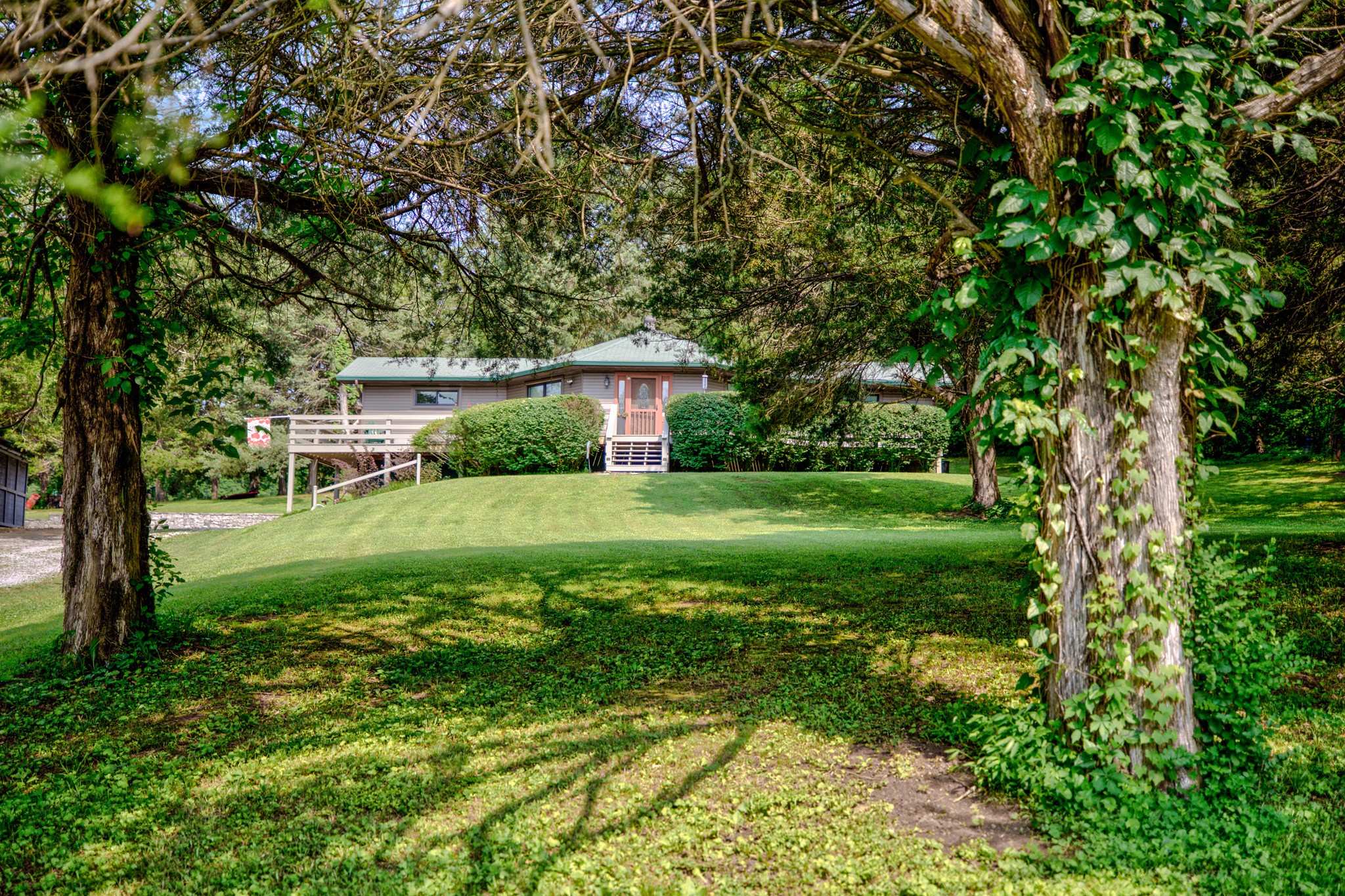 1216 Sams Creek Rd Property Photo 1