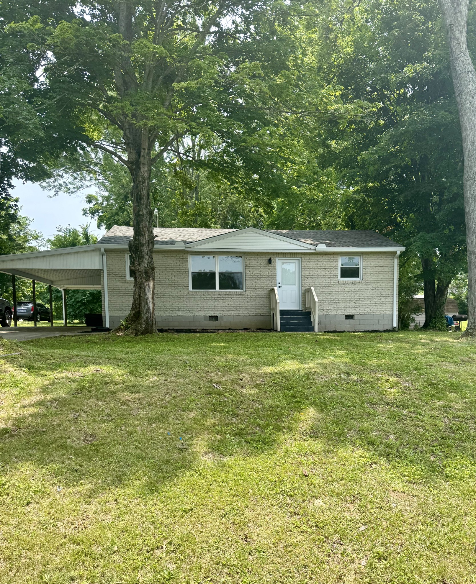 210 Alsup Dr Property Photo 1