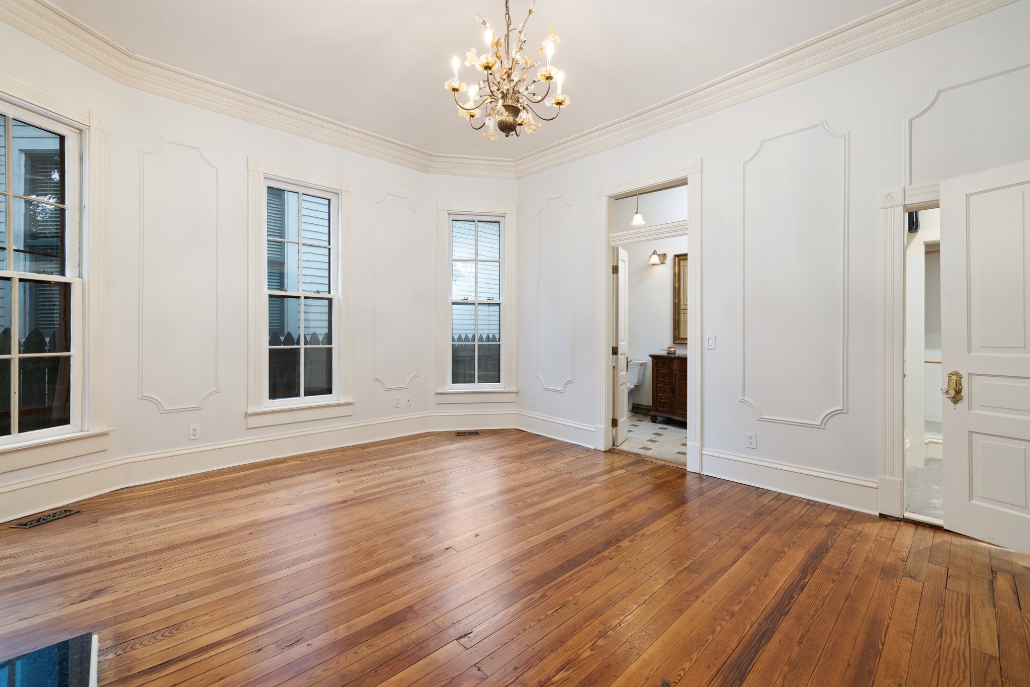 906 Fatherland St Property Photo 37