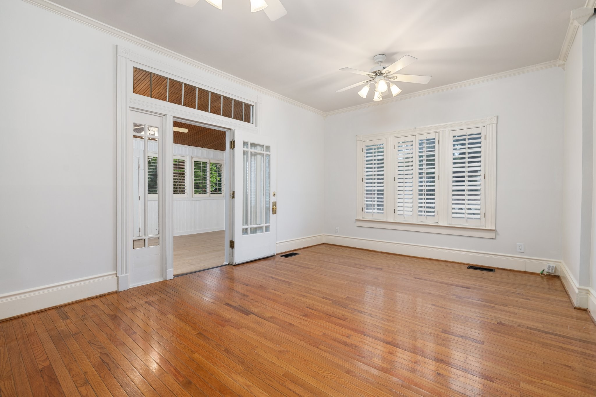 906 Fatherland St Property Photo 47
