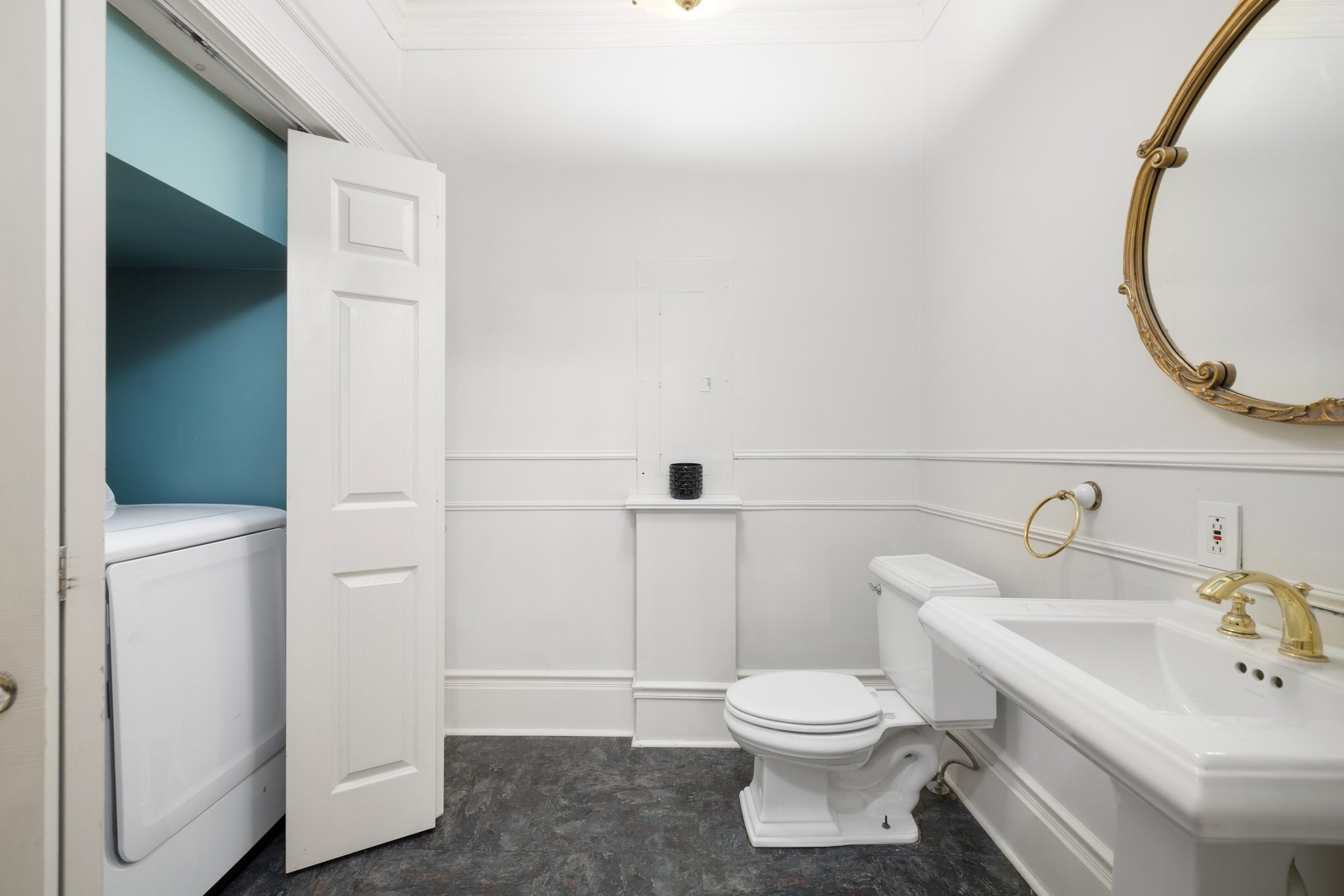 906 Fatherland St Property Photo 49